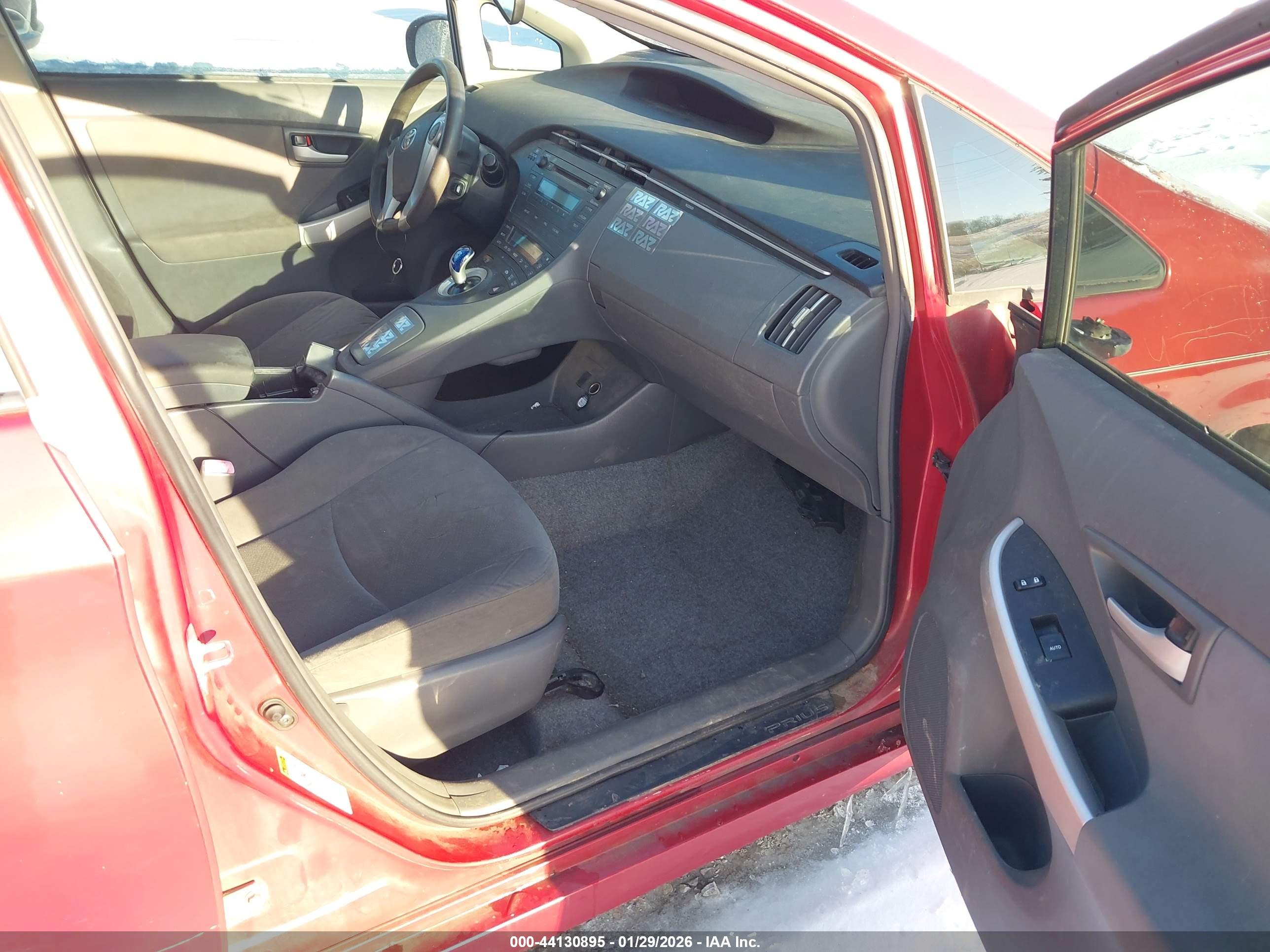 TOYOTA PRIUS image 5