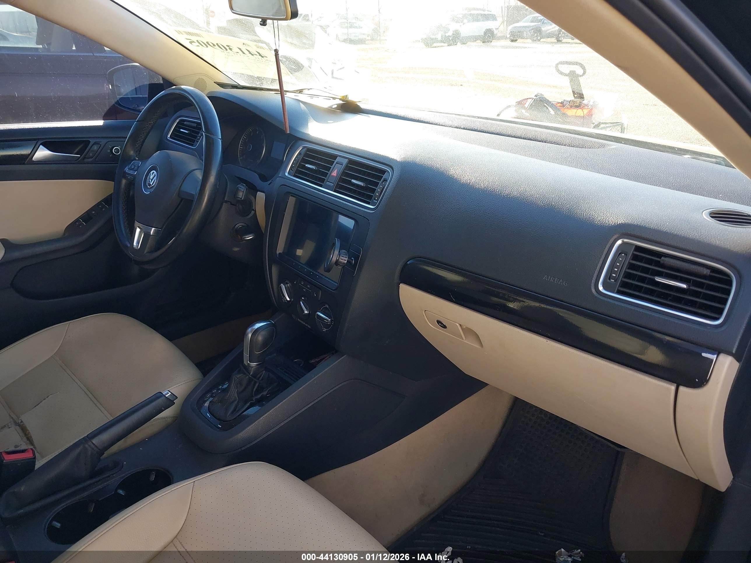 VOLKSWAGEN JETTA image 5