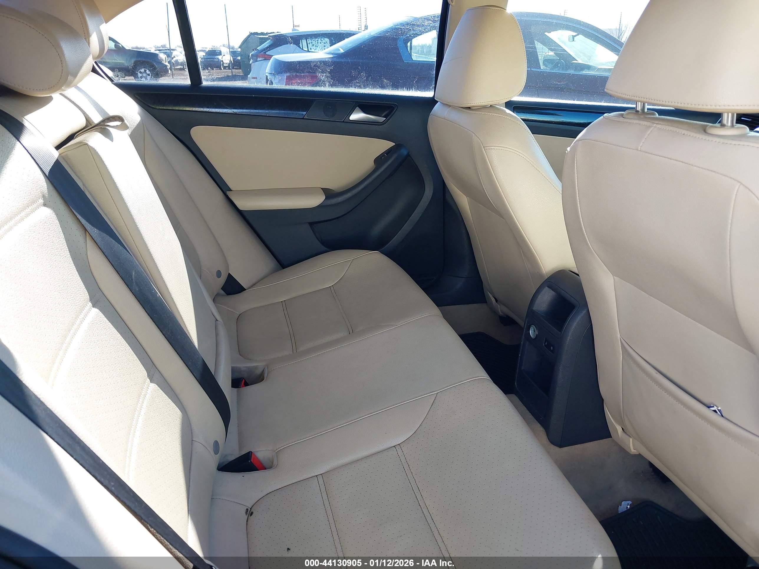VOLKSWAGEN JETTA image 8