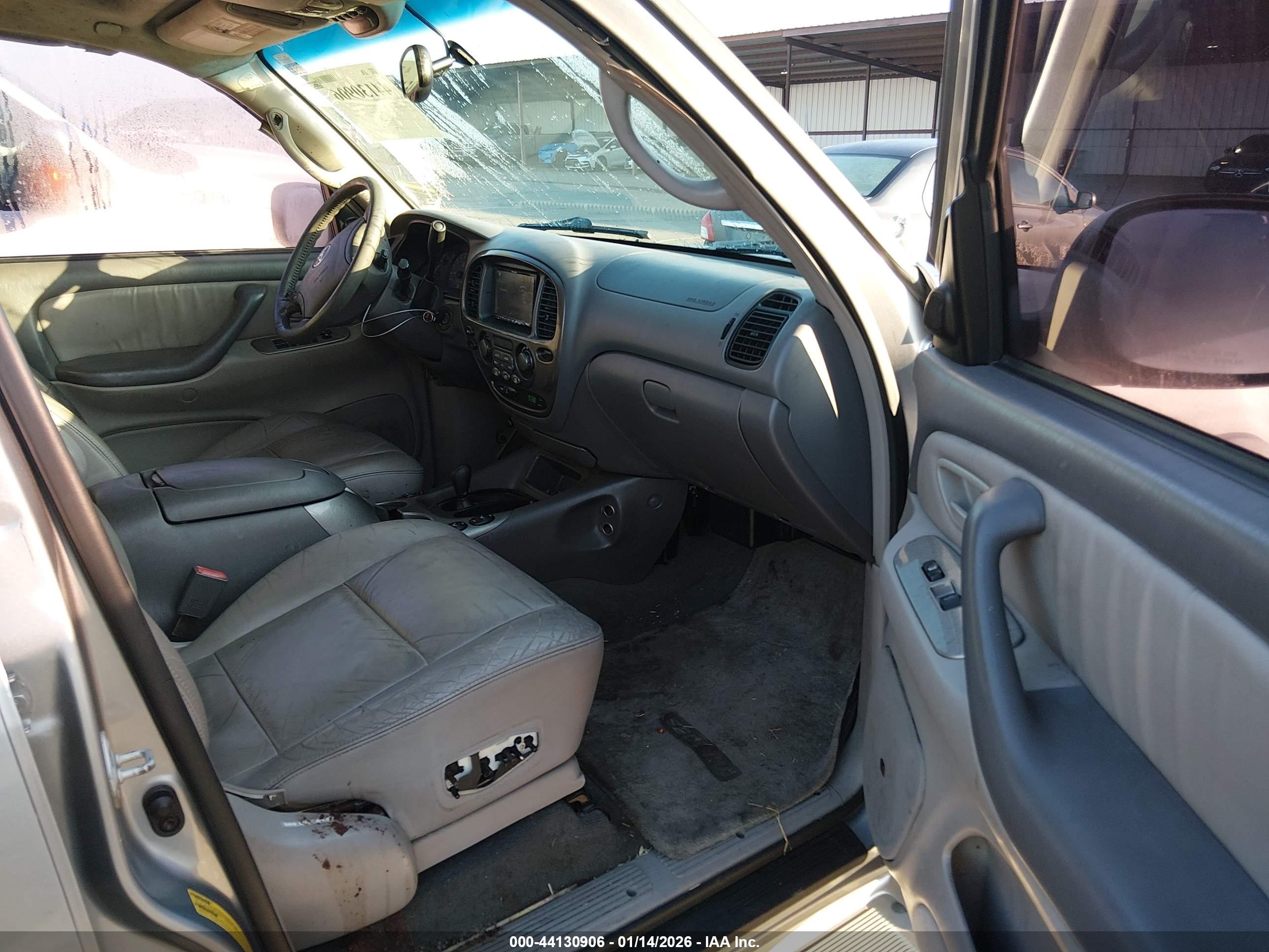 TOYOTA SEQUOIA image 5