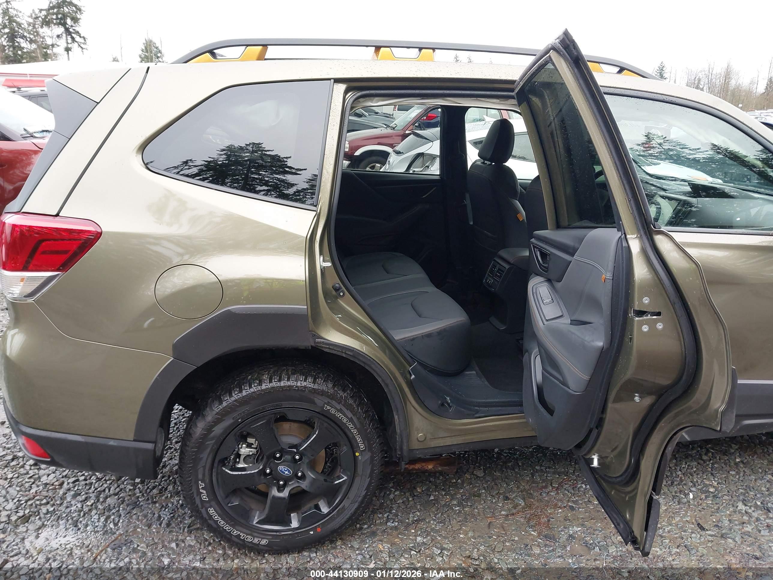 SUBARU FORESTER image 8