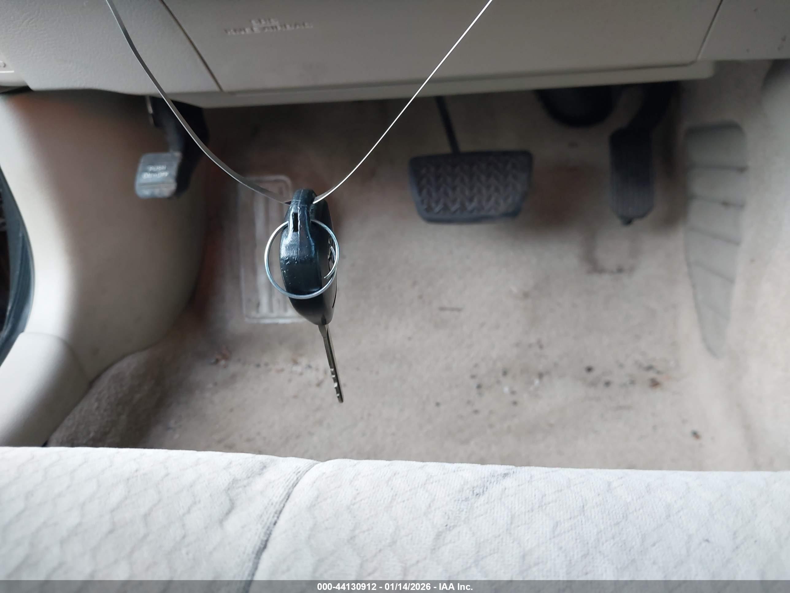 TOYOTA CAMRY image 11