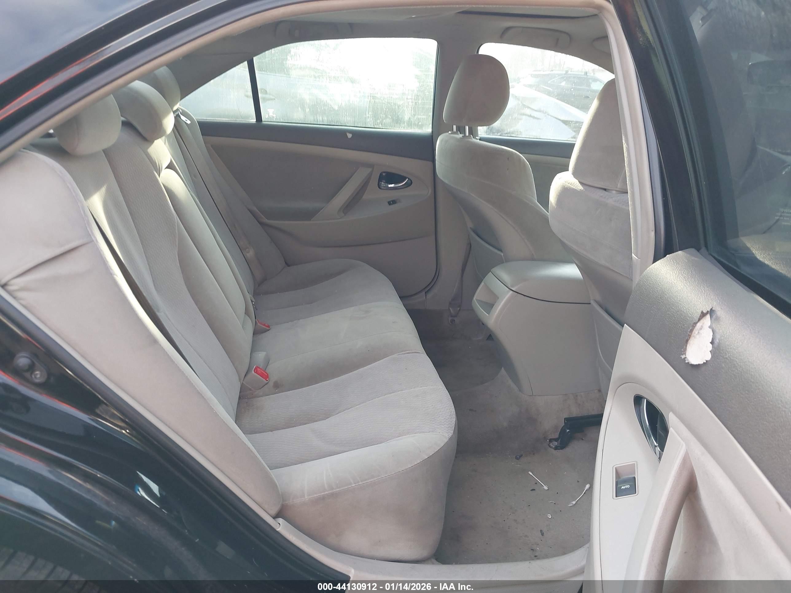 TOYOTA CAMRY image 8