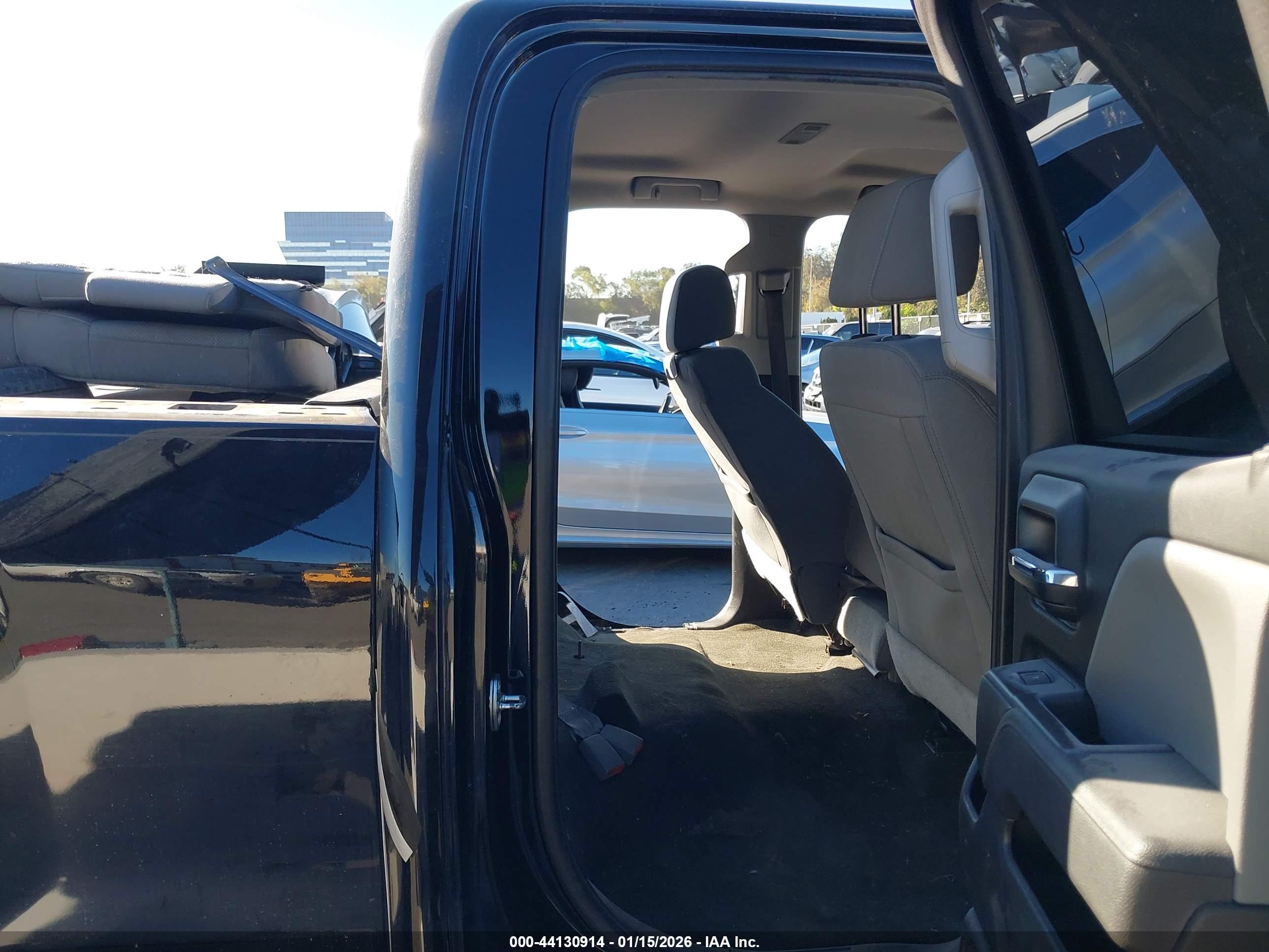 CHEVROLET SILVERADO image 8