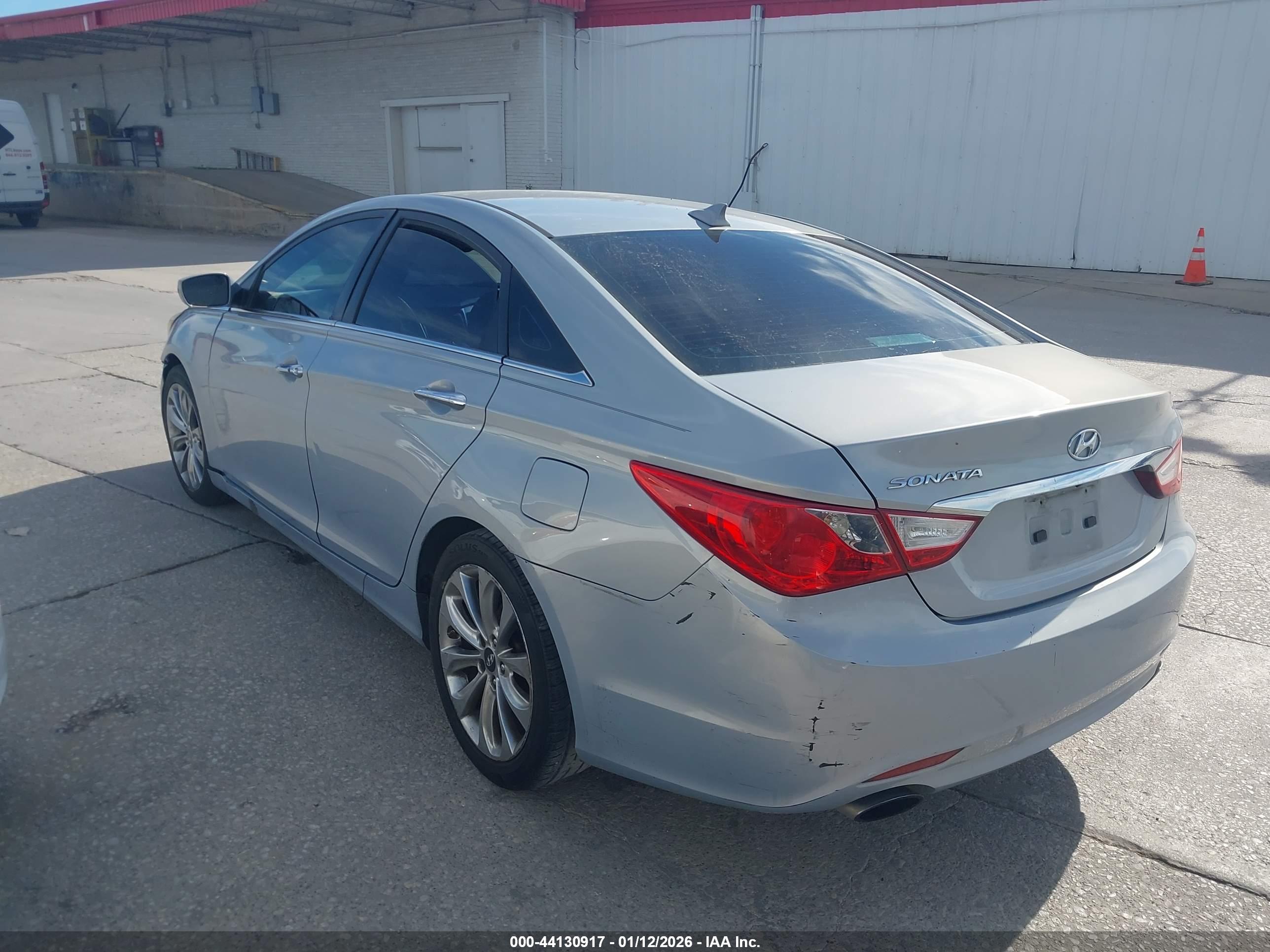 HYUNDAI SONATA image 3