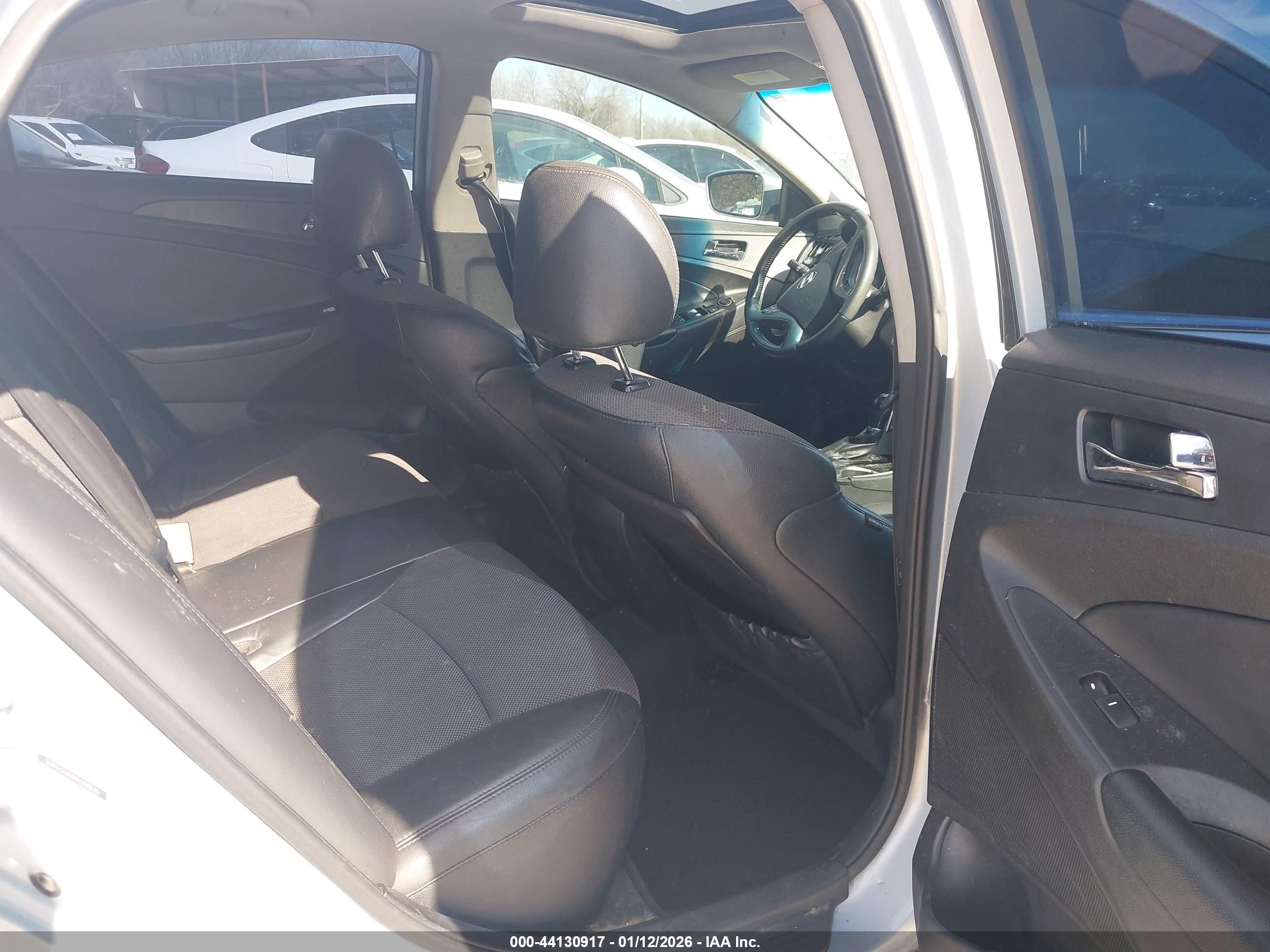 HYUNDAI SONATA image 8