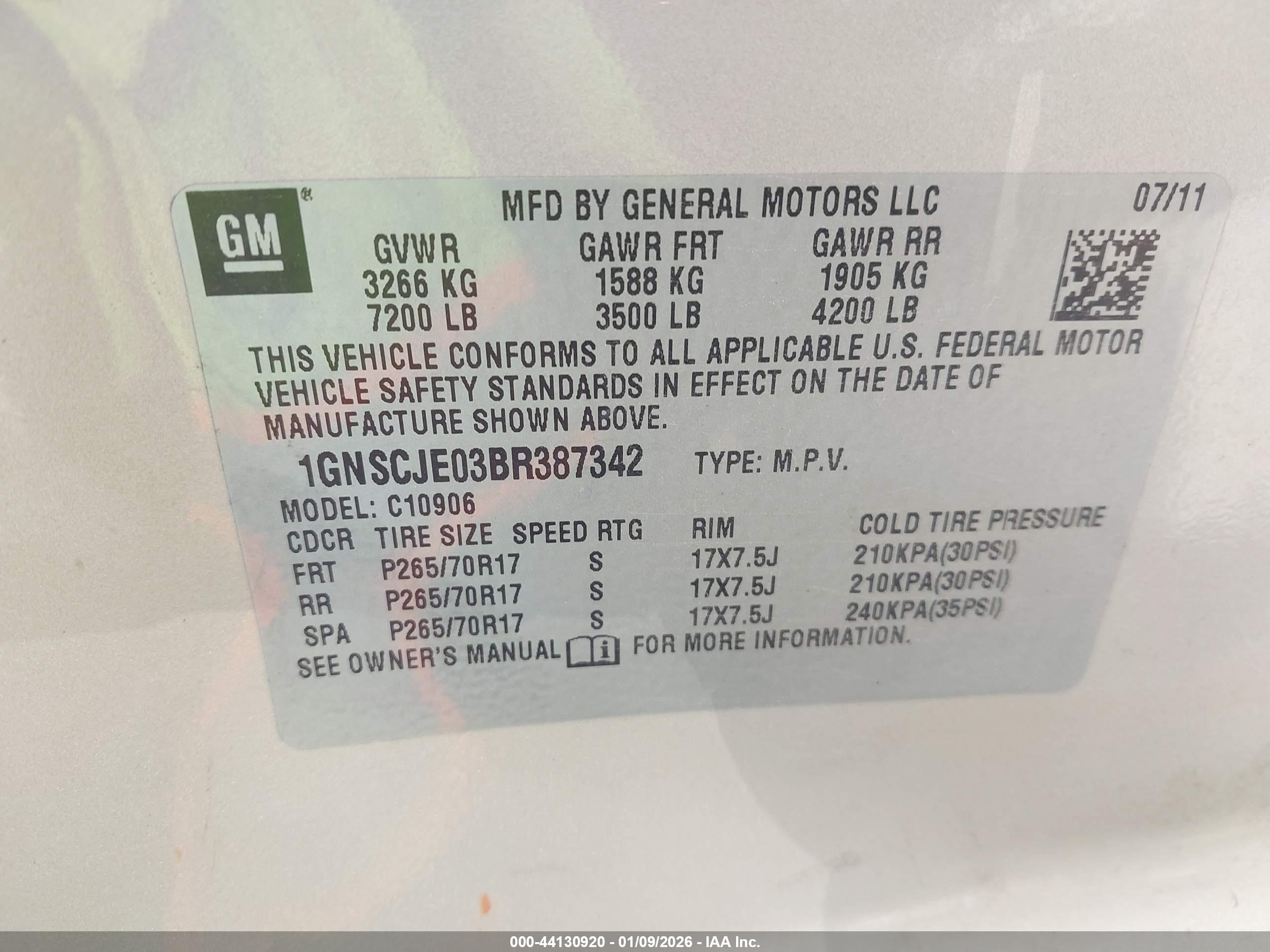 CHEVROLET SUBURBAN image 9