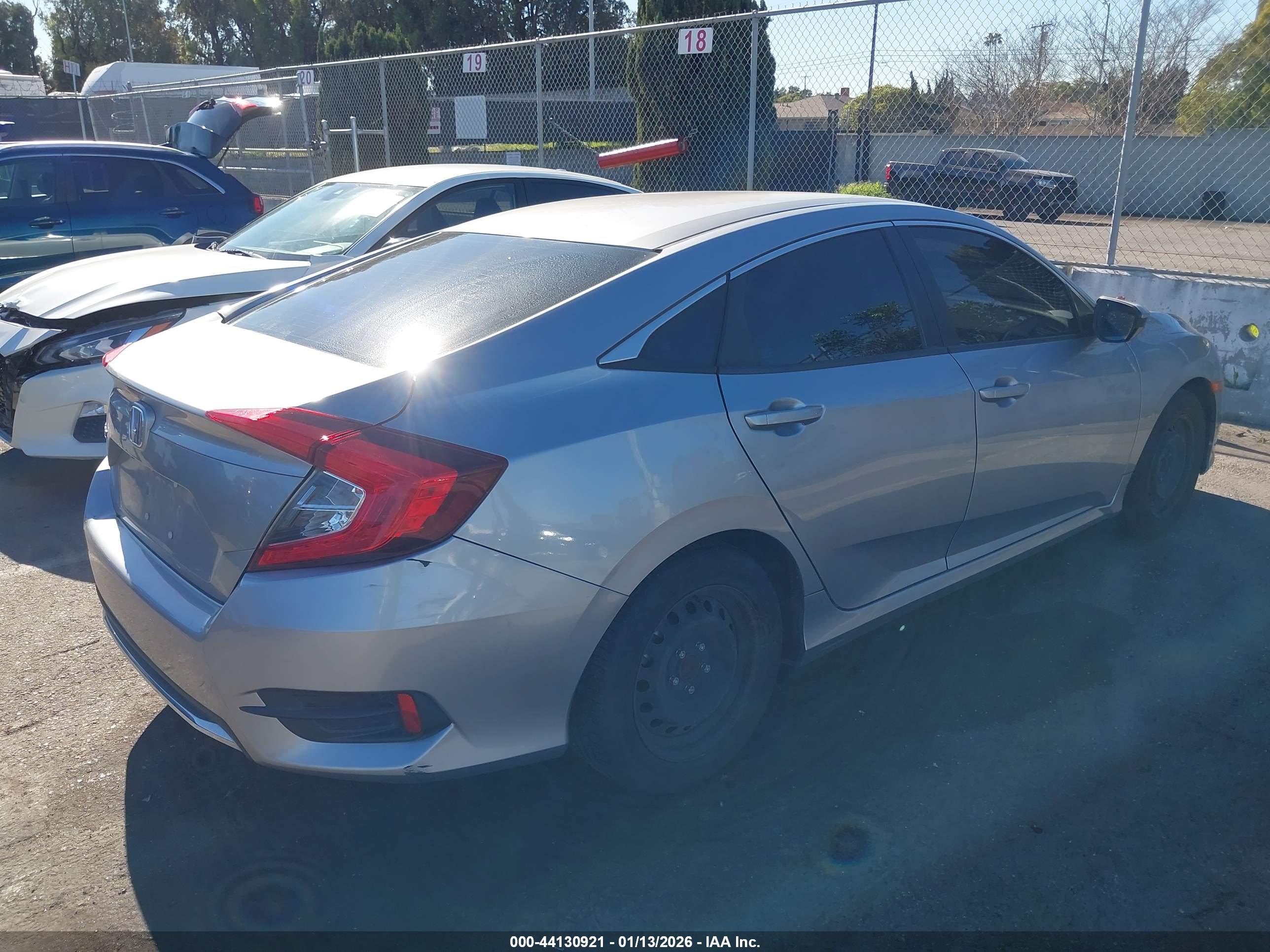 HONDA CIVIC image 4