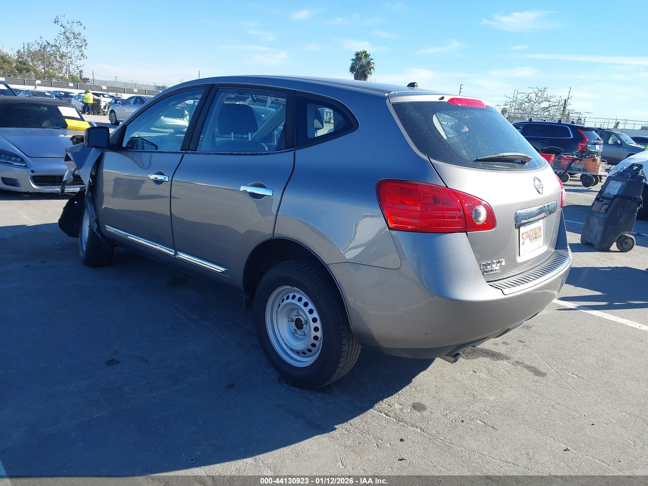 NISSAN ROGUE image 3