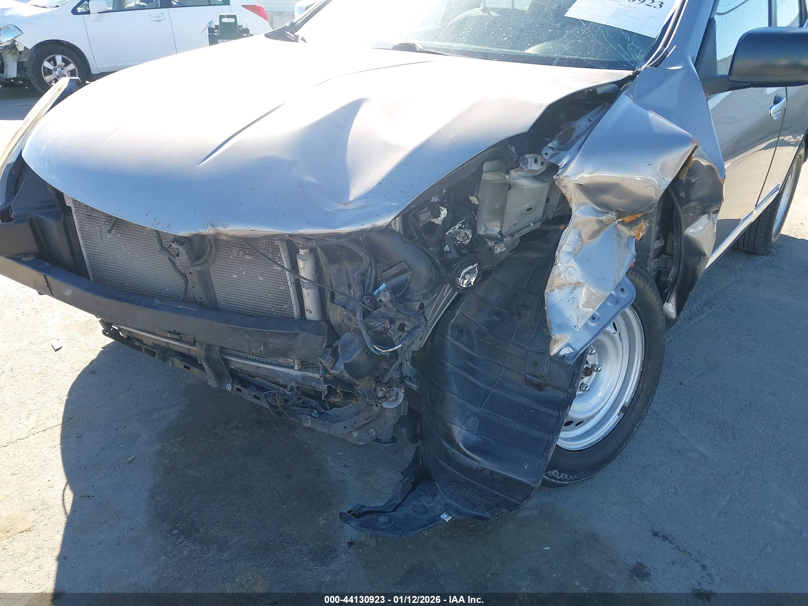 NISSAN ROGUE image 6