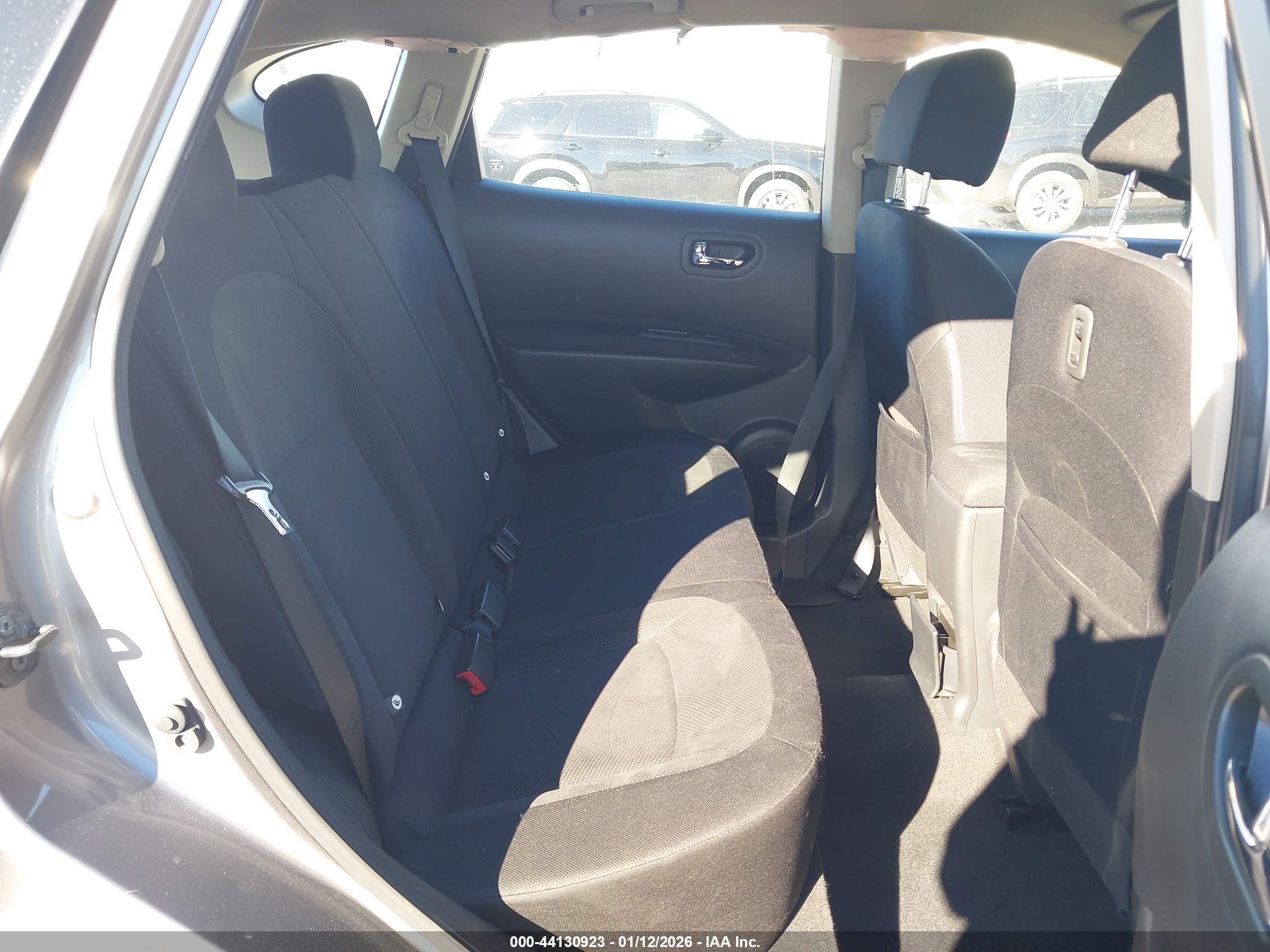 NISSAN ROGUE image 8