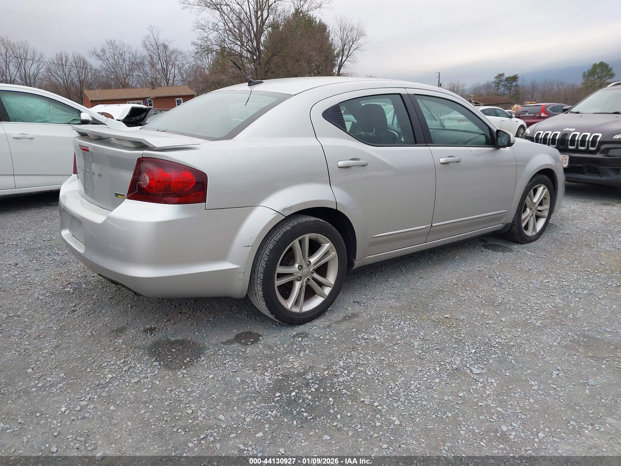 DODGE AVENGER image 4