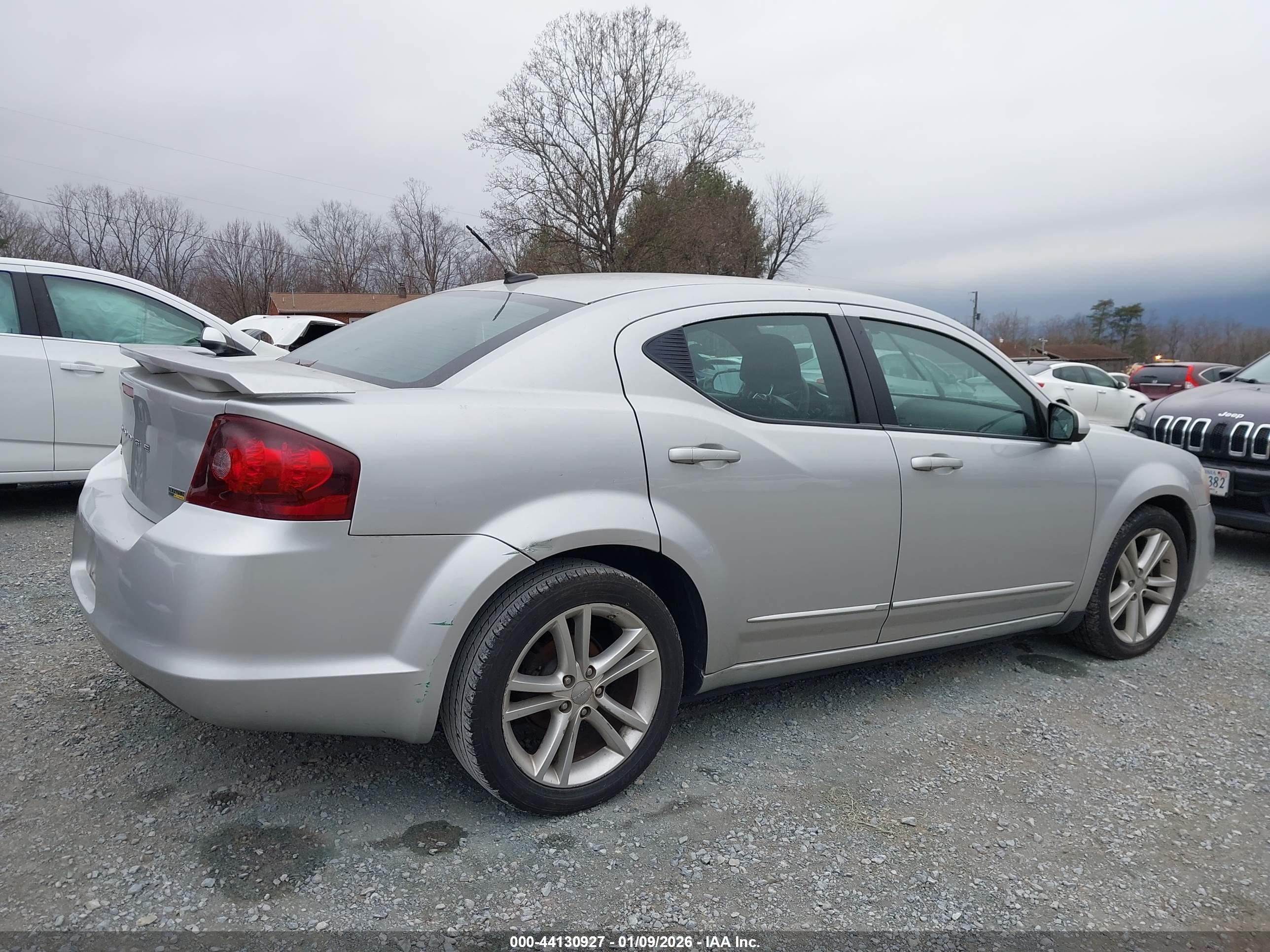 DODGE AVENGER image 6