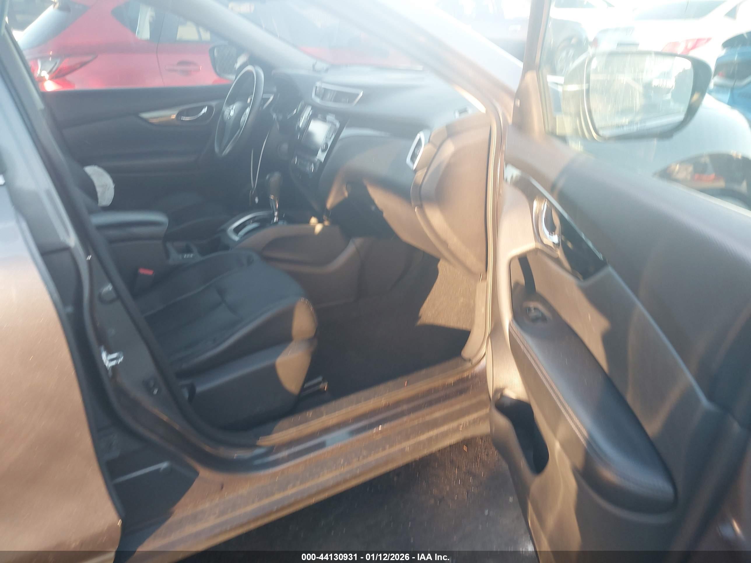 NISSAN ROGUE image 5
