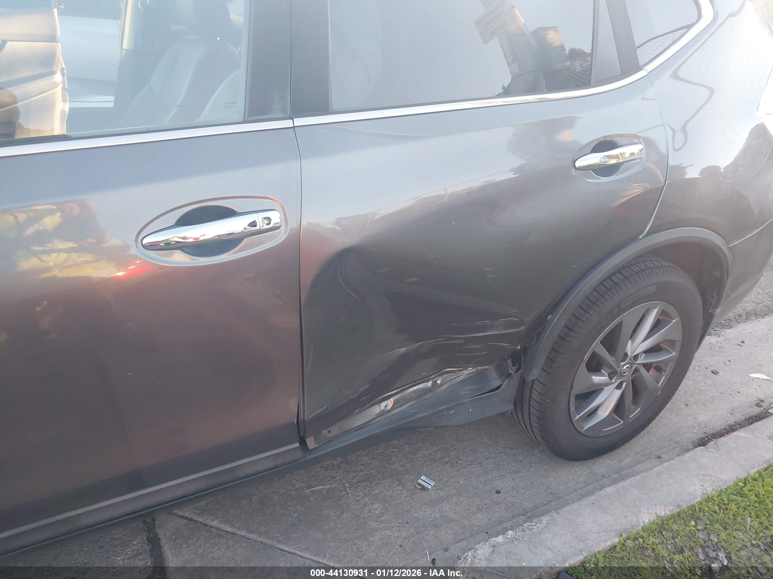 NISSAN ROGUE image 6