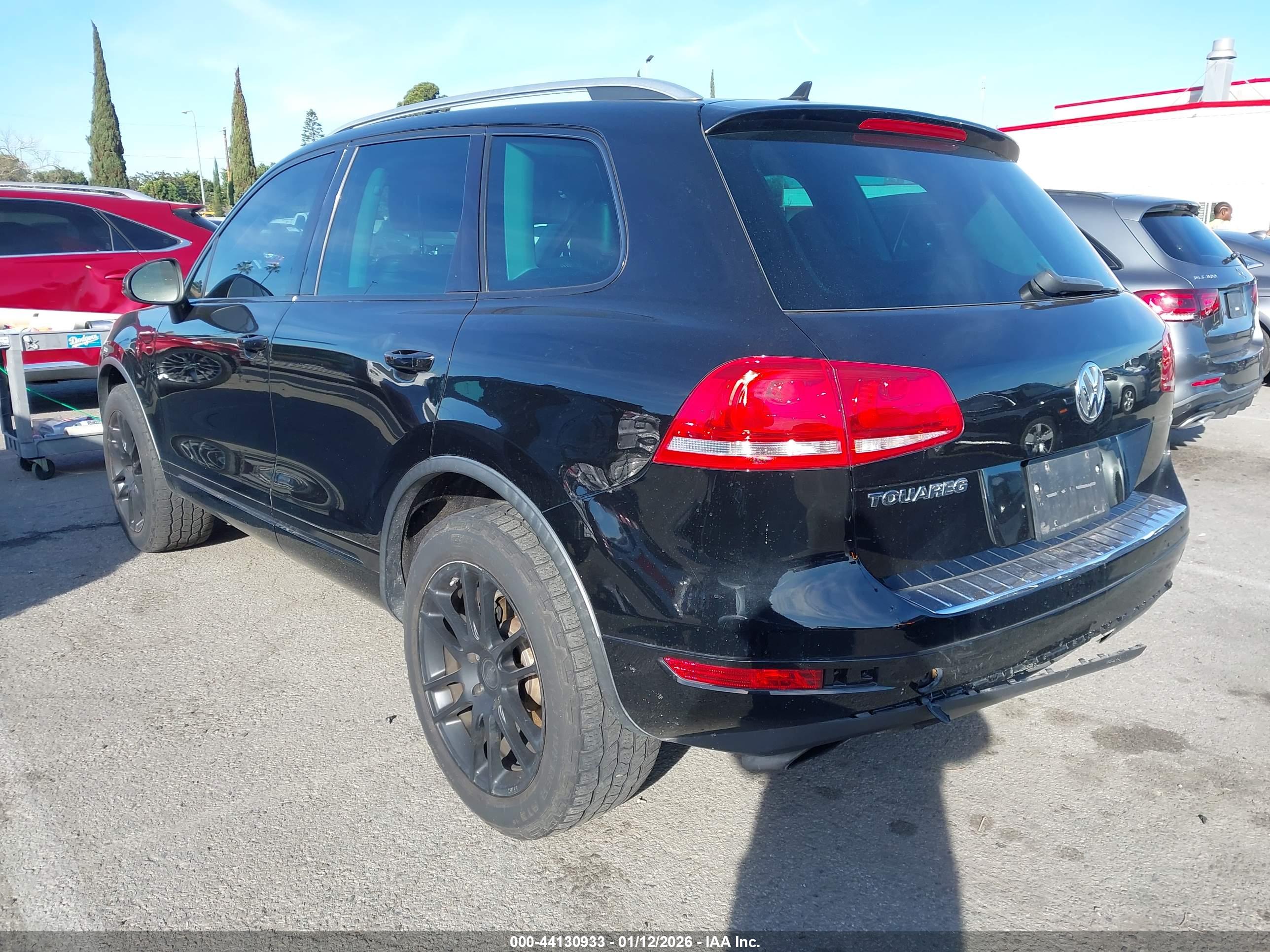 VOLKSWAGEN TOUAREG image 3