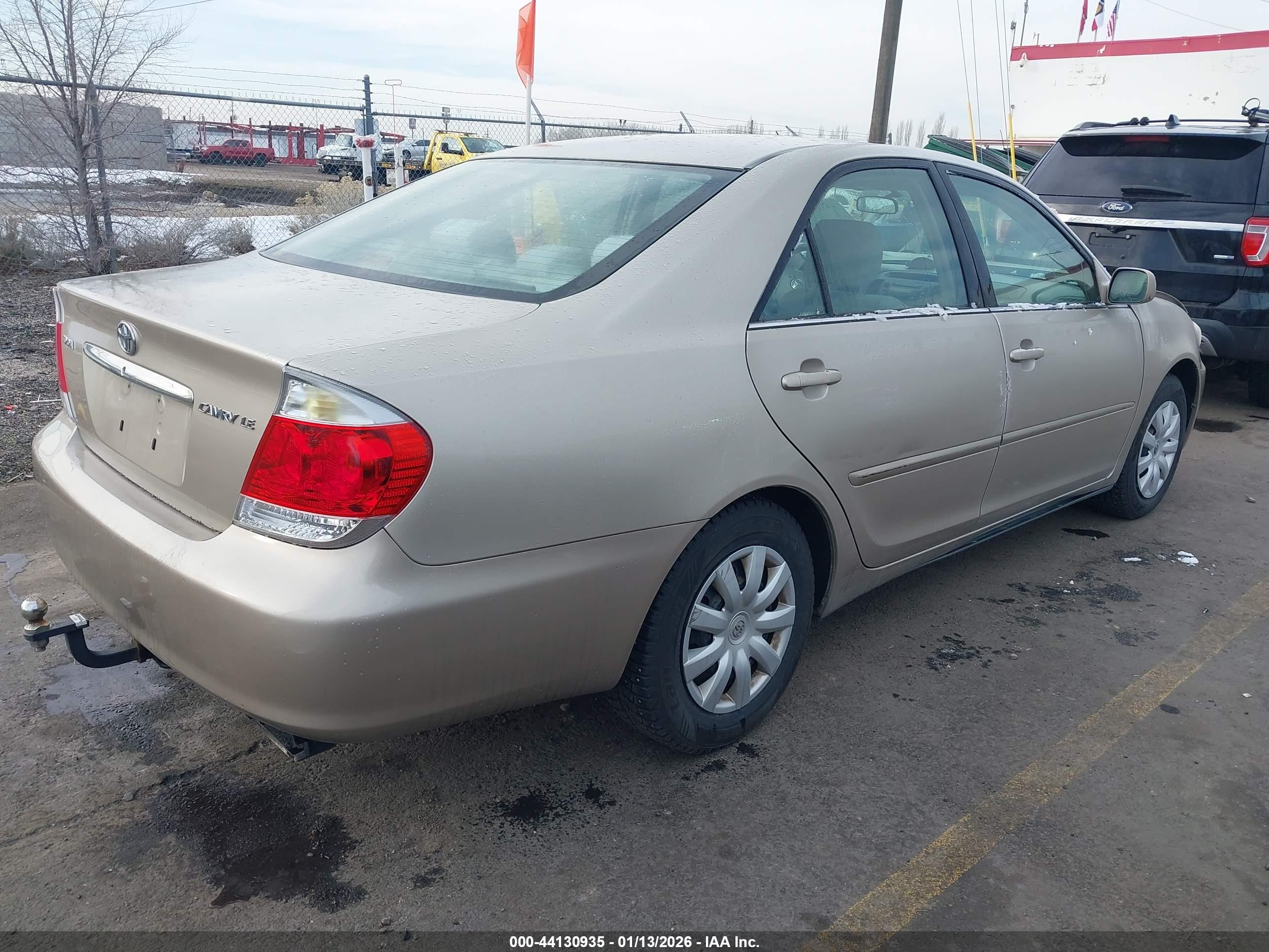 TOYOTA CAMRY image 4