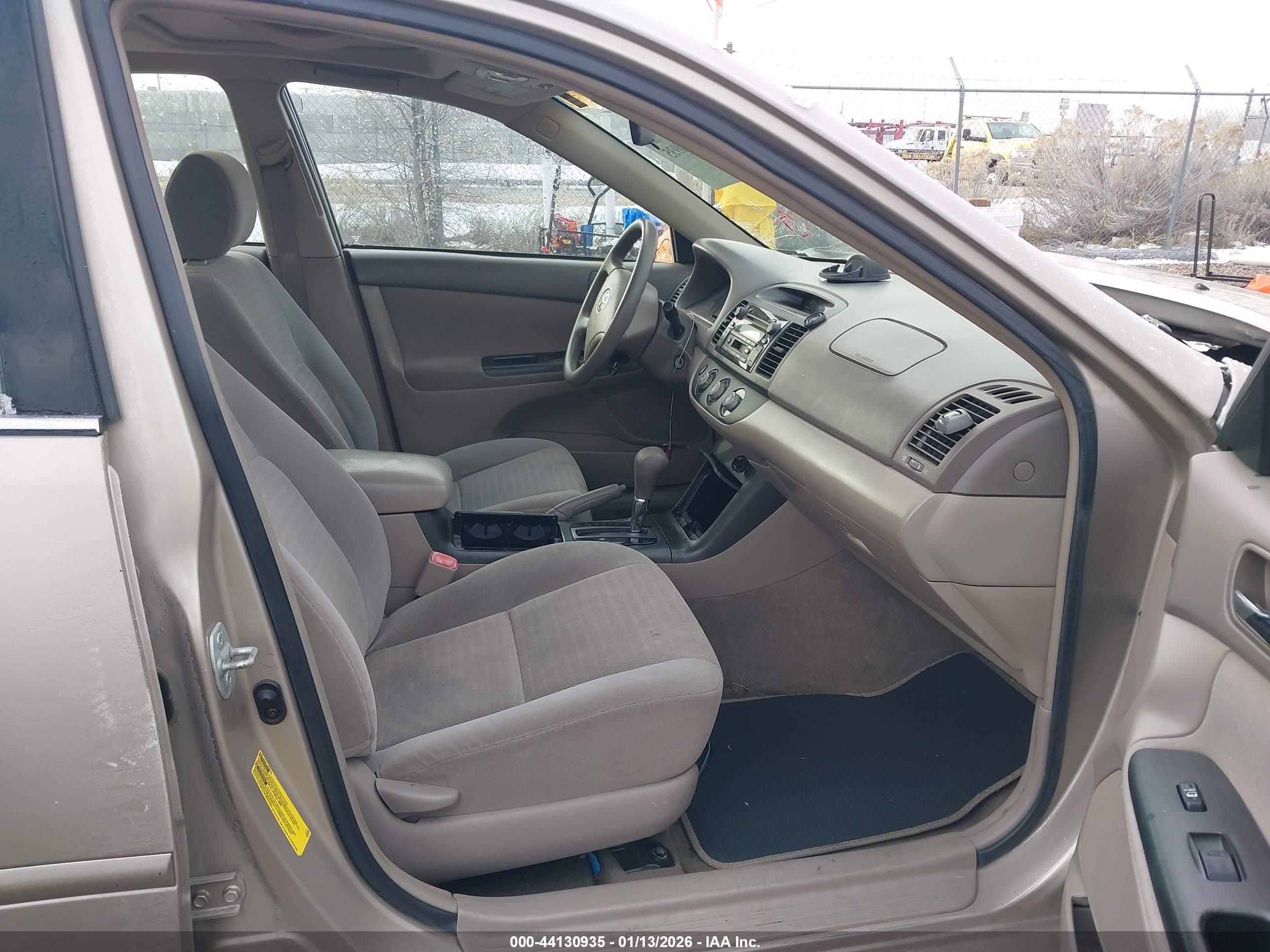 TOYOTA CAMRY image 5