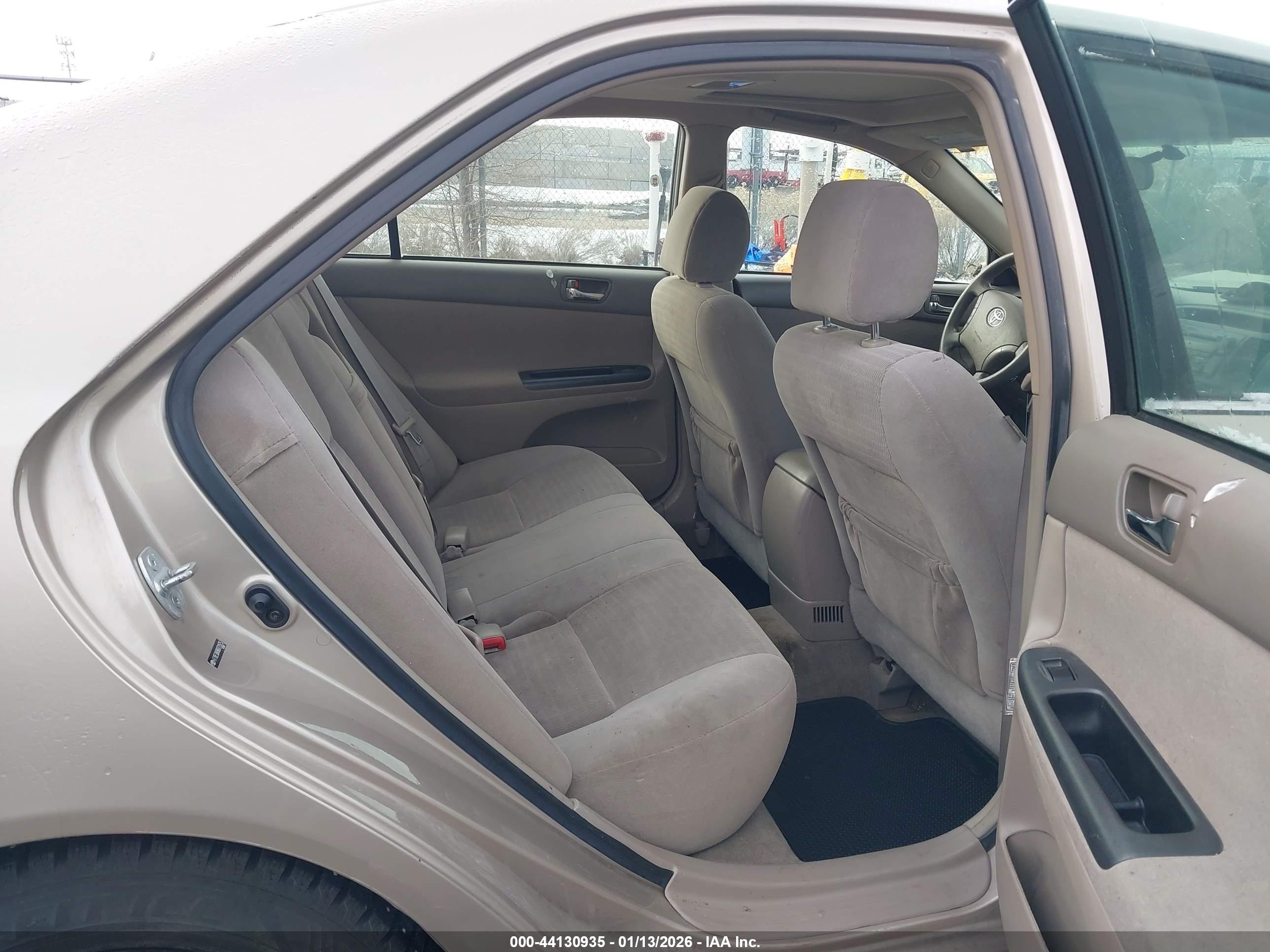 TOYOTA CAMRY image 8