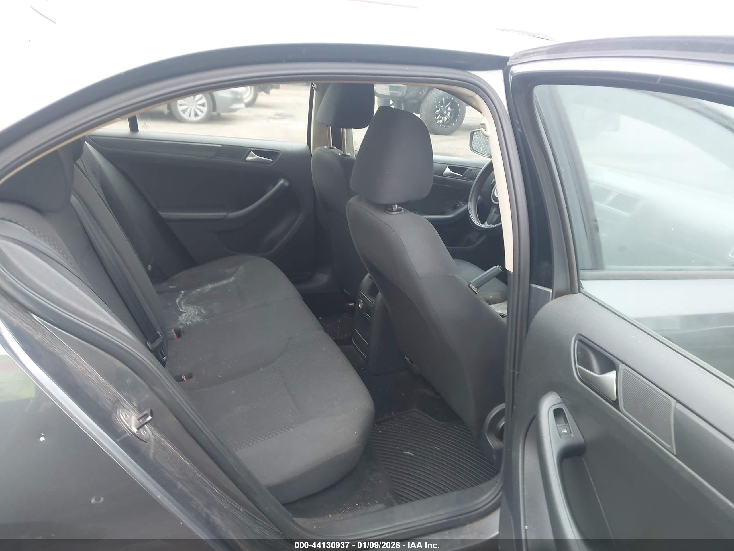 VOLKSWAGEN JETTA image 8