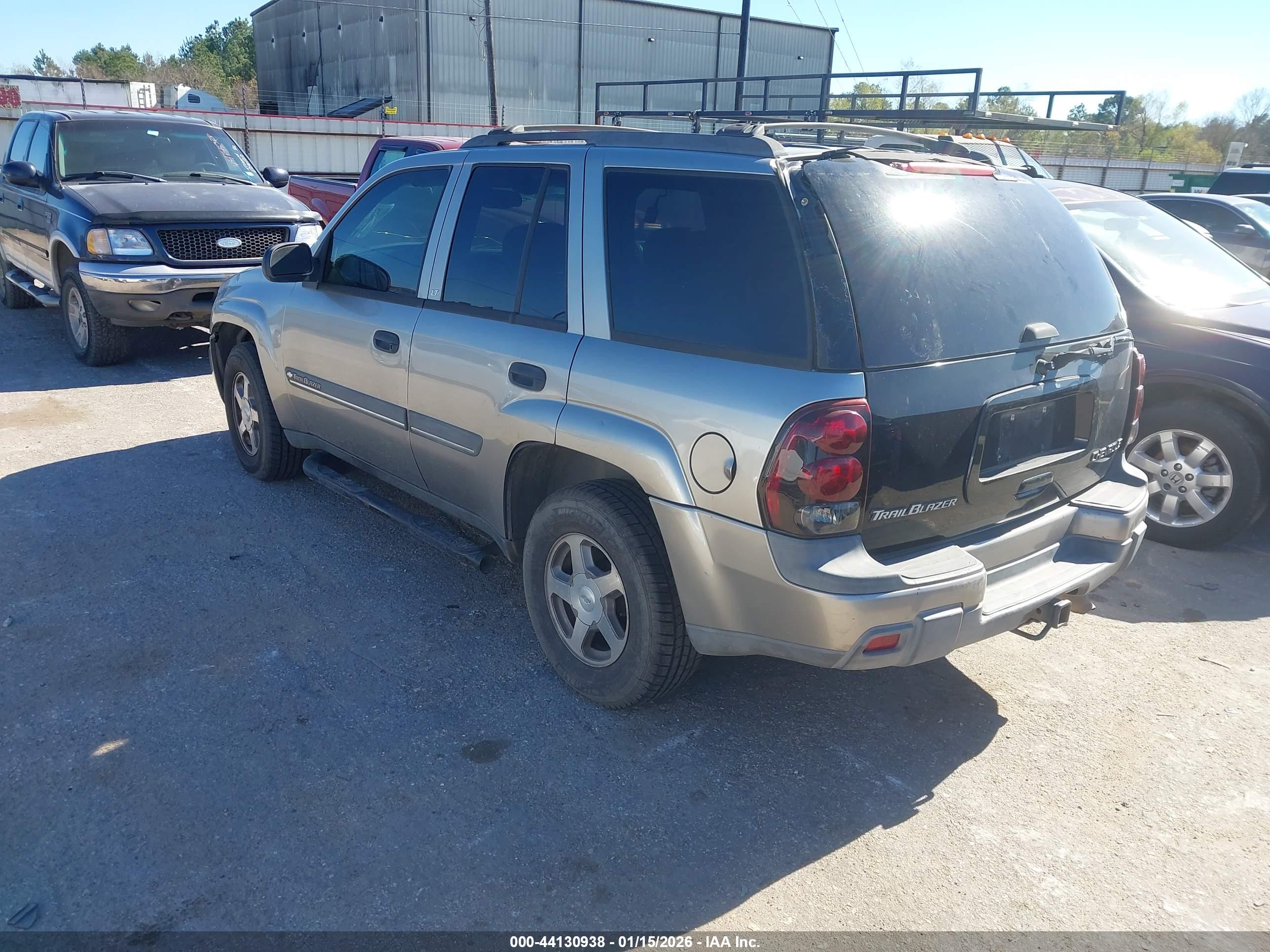 CHEVROLET TRAILBLAZER image 3
