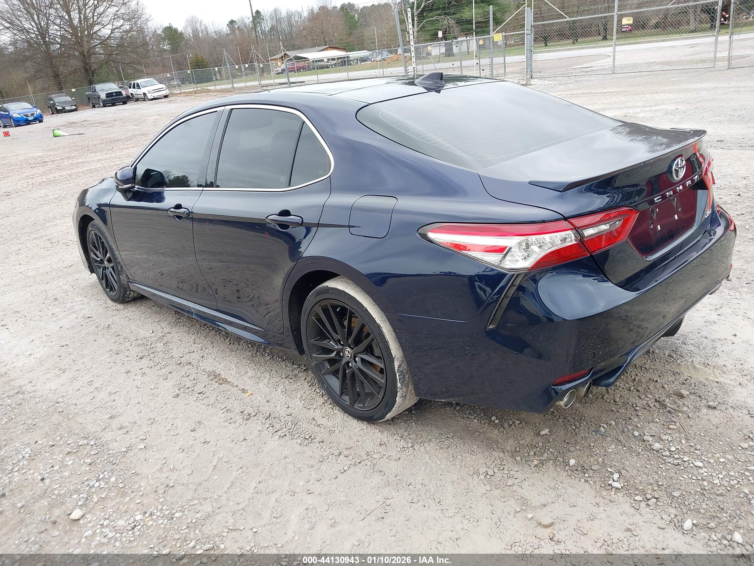 TOYOTA CAMRY image 3