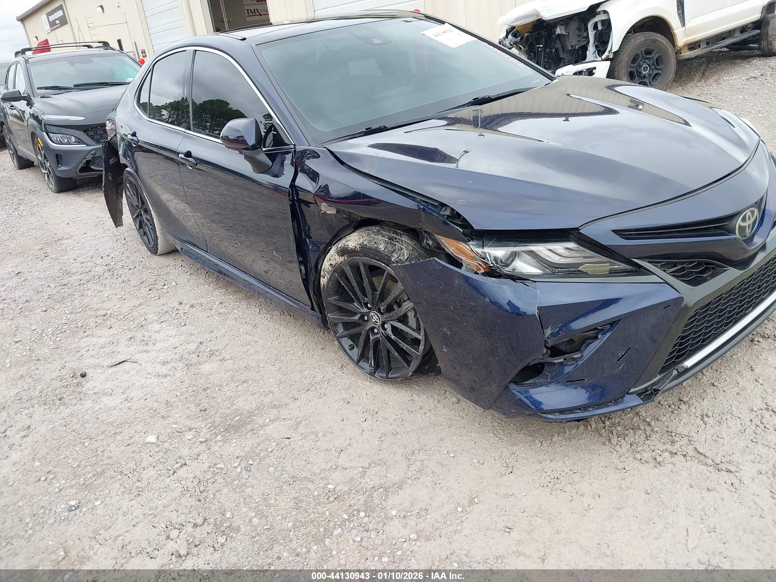 TOYOTA CAMRY image 6