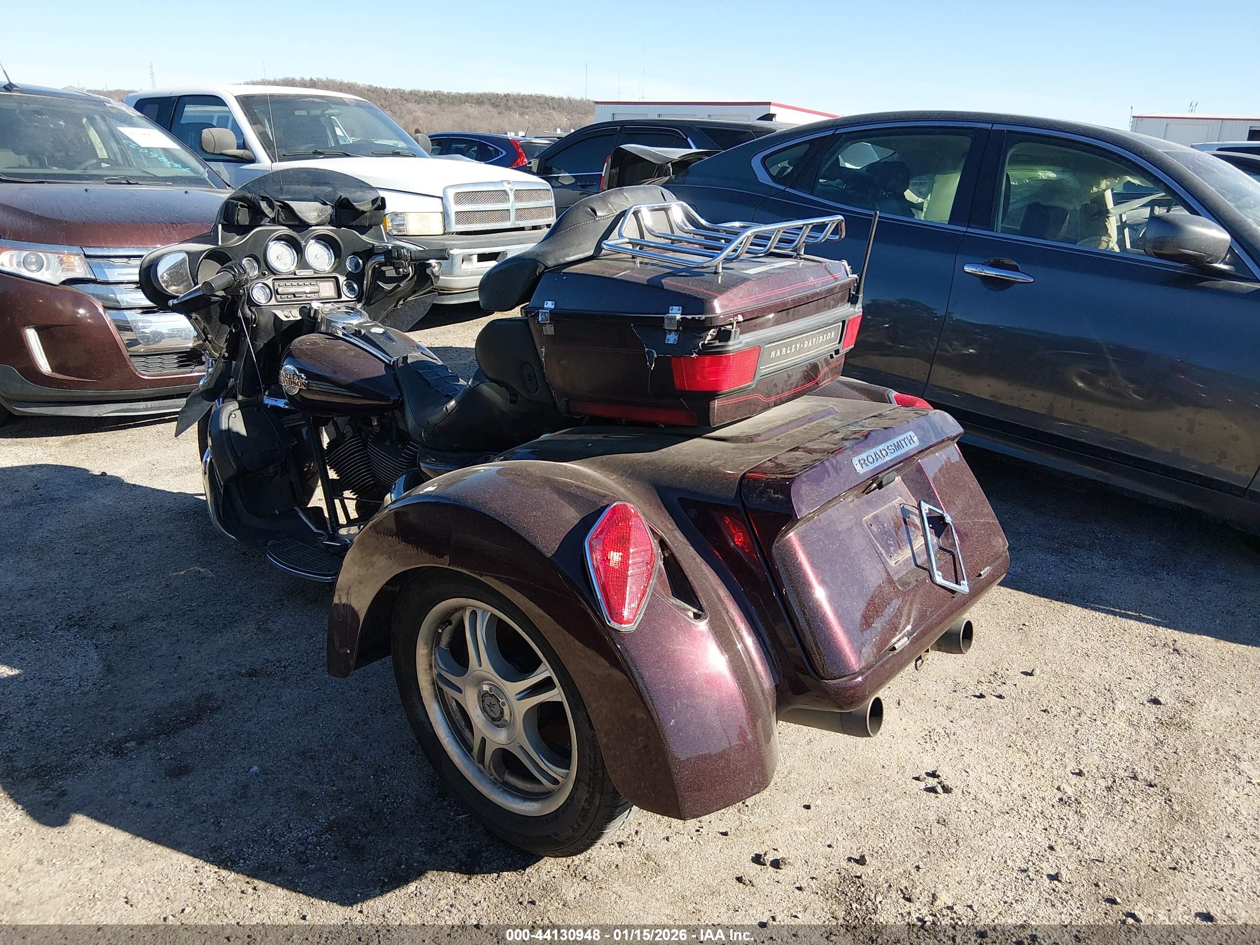 HARLEY-DAVIDSON FLHTCUI image 3