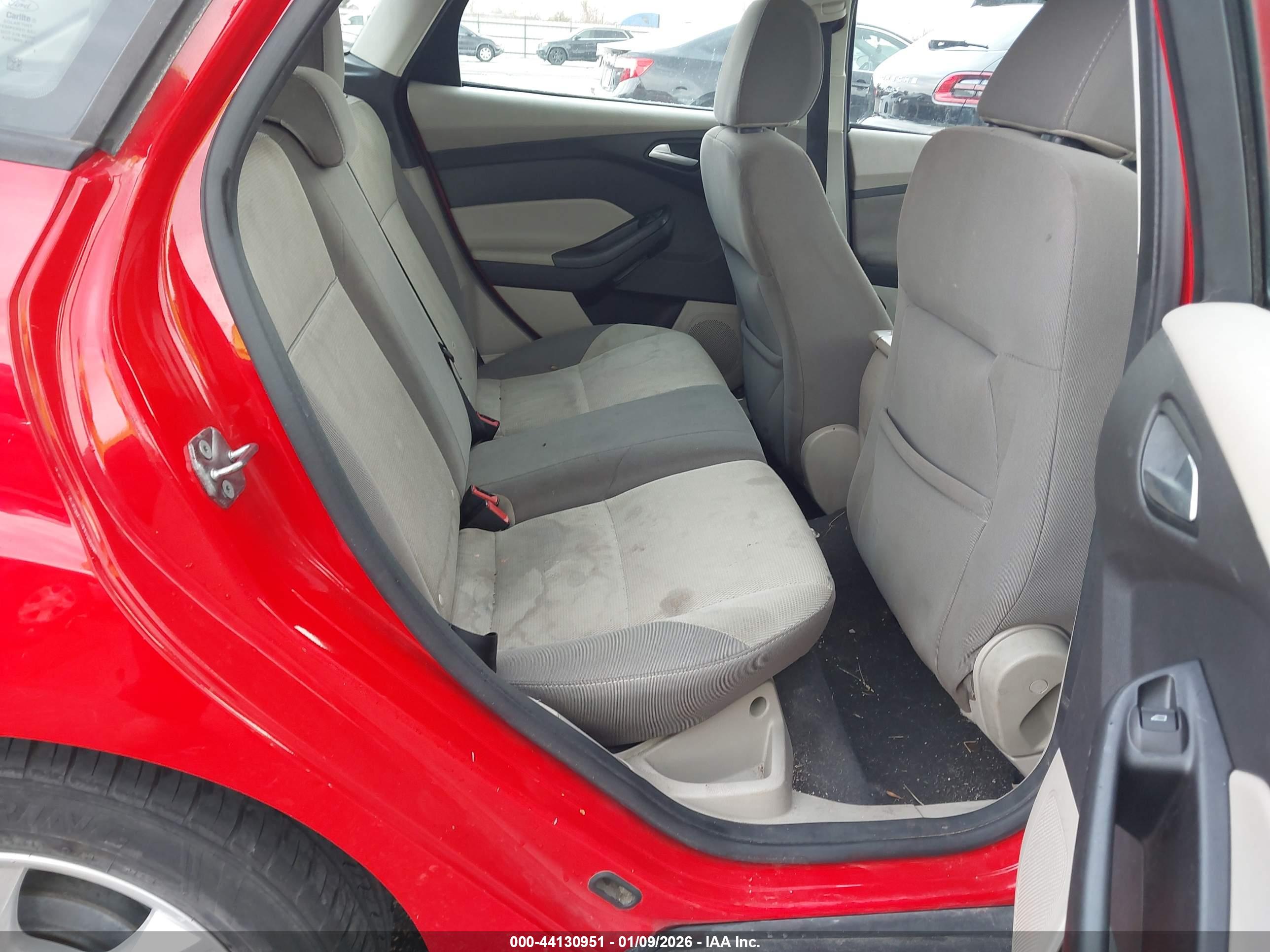 FORD FOCUS image 8