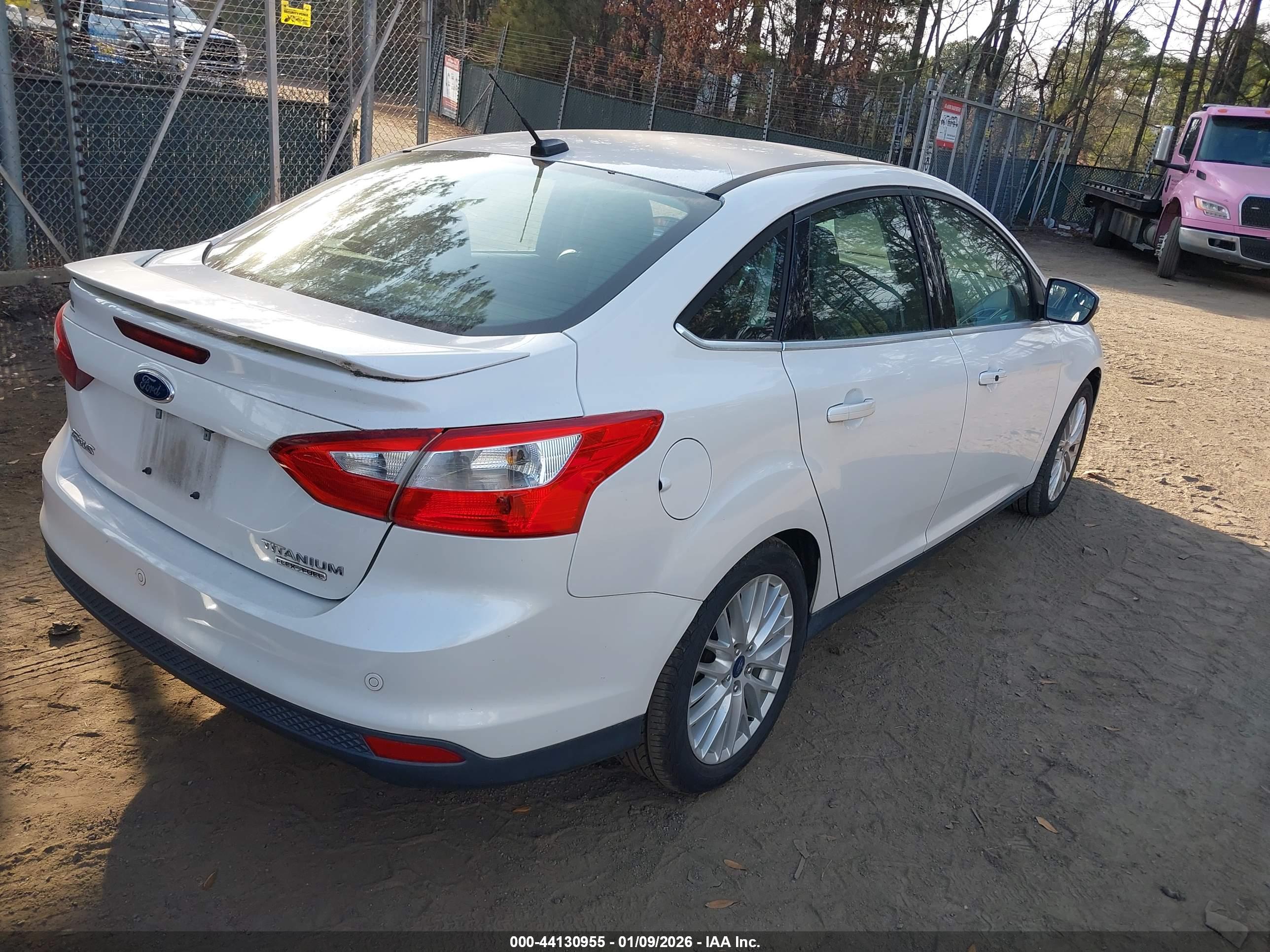 FORD FOCUS image 4