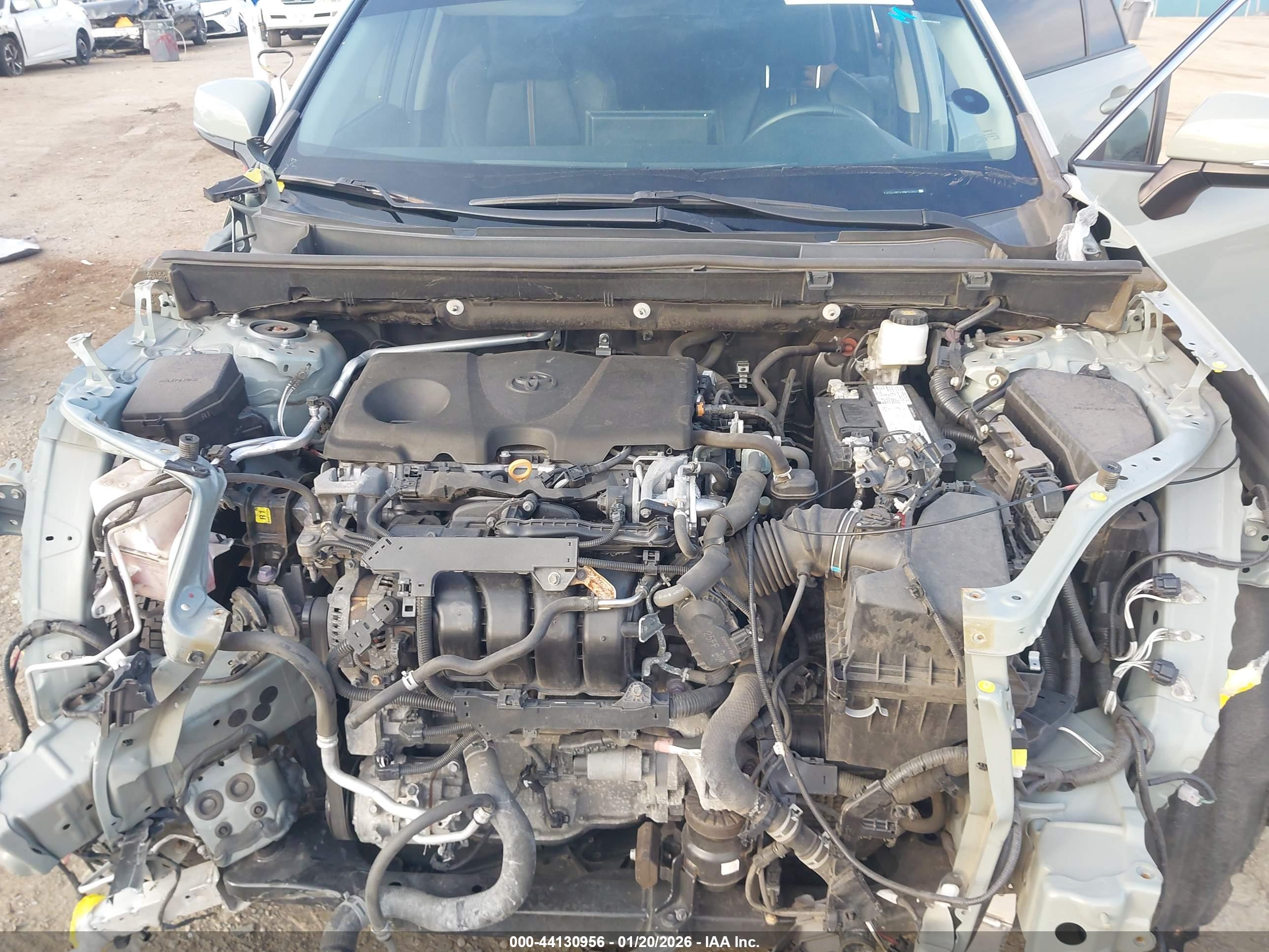 TOYOTA RAV4 image 10