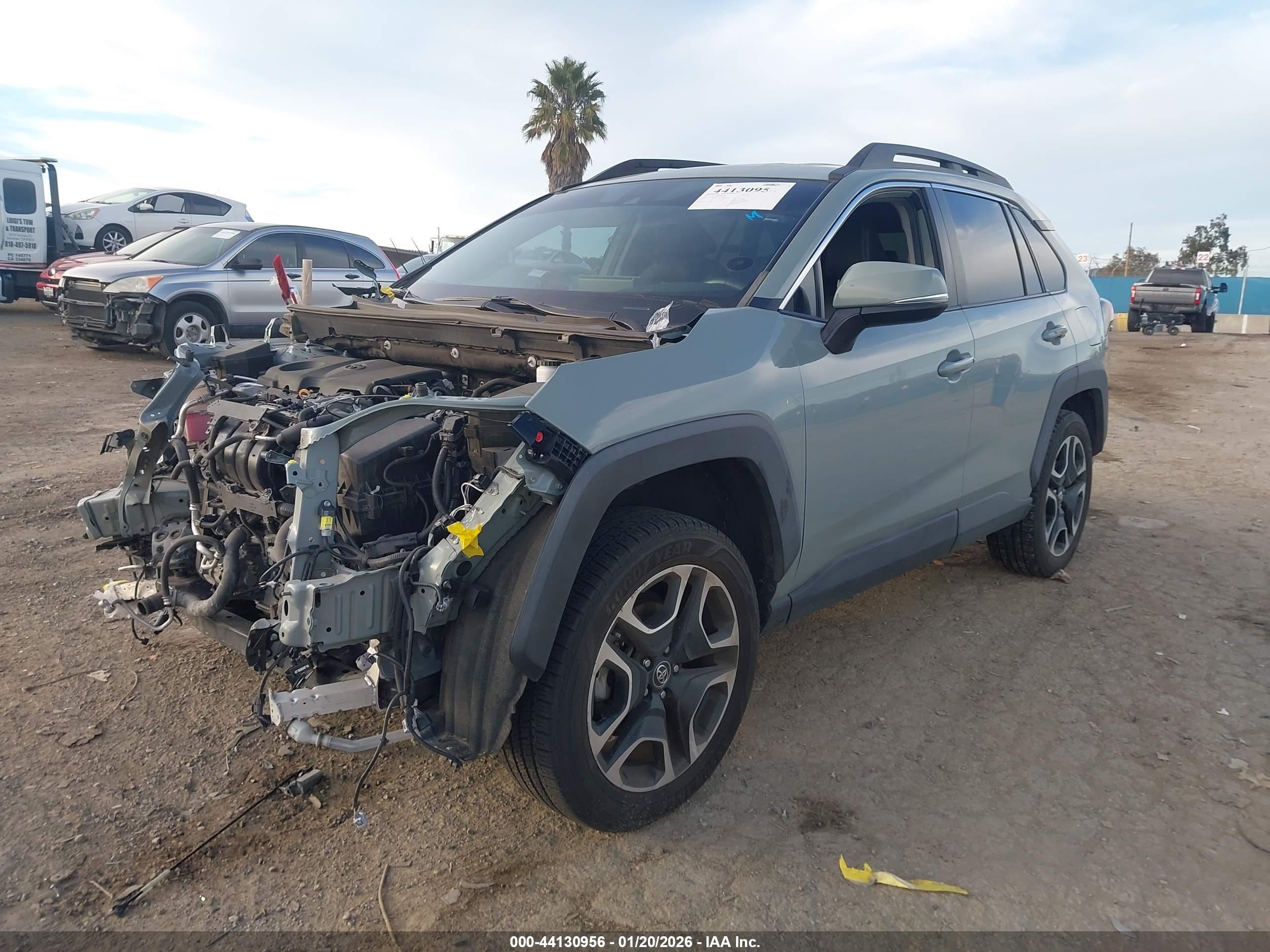 TOYOTA RAV4 image 2