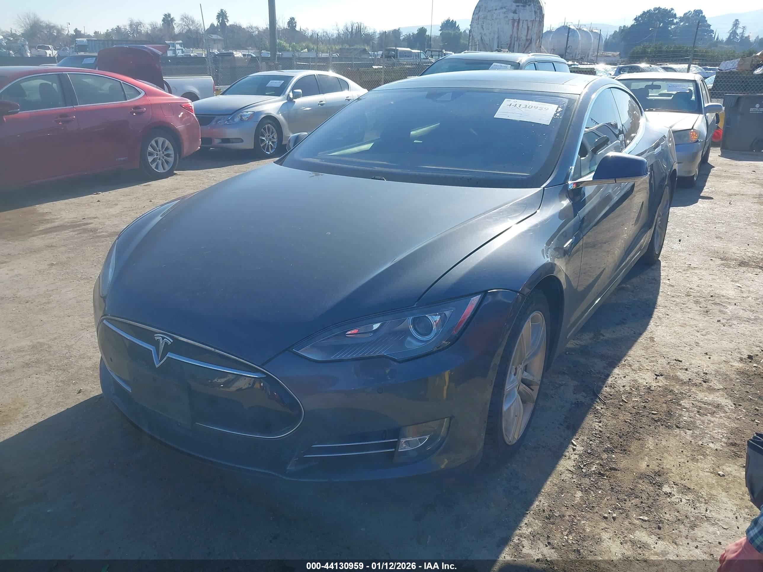 TESLA MODEL image 2