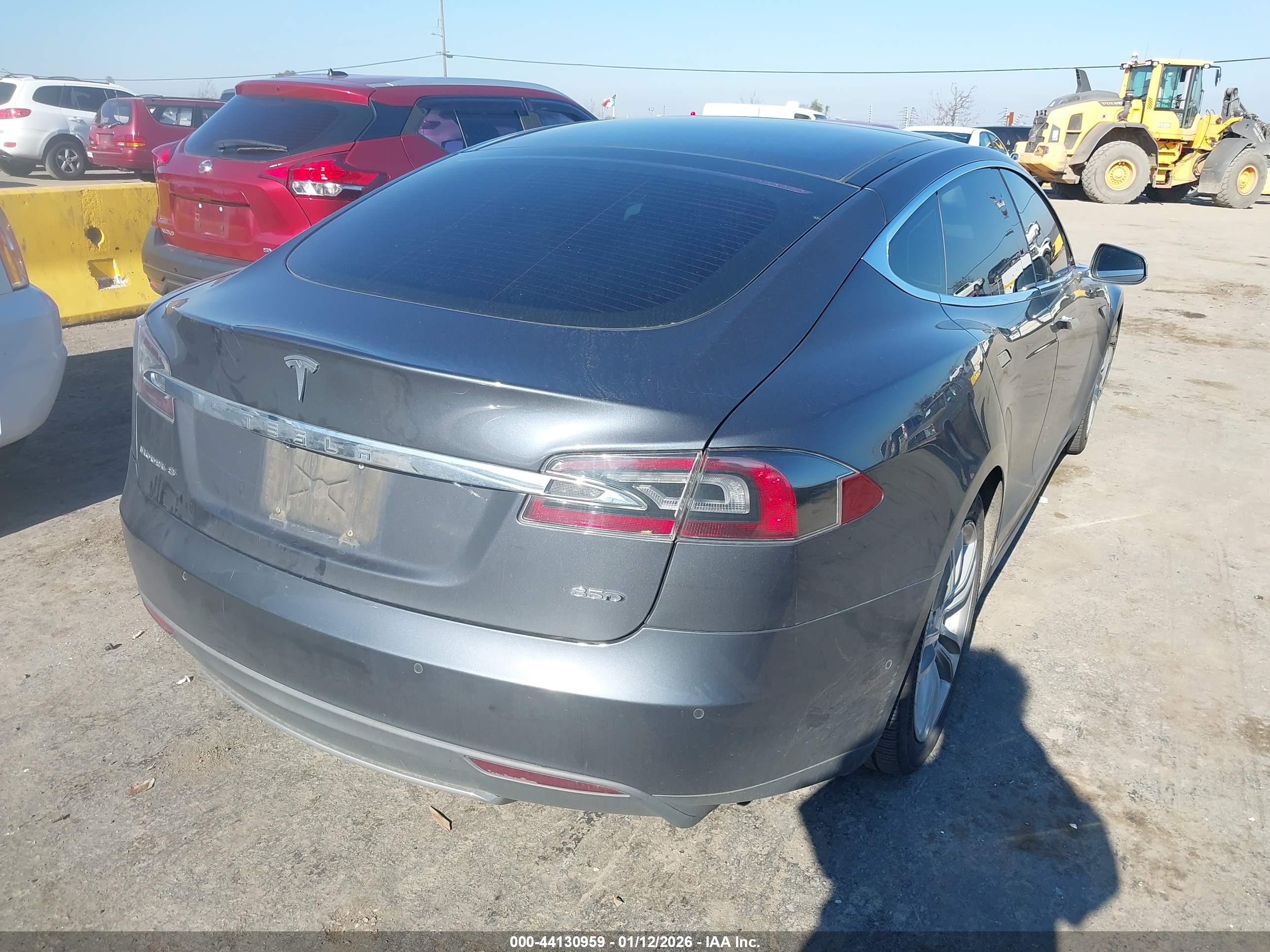 TESLA MODEL image 4