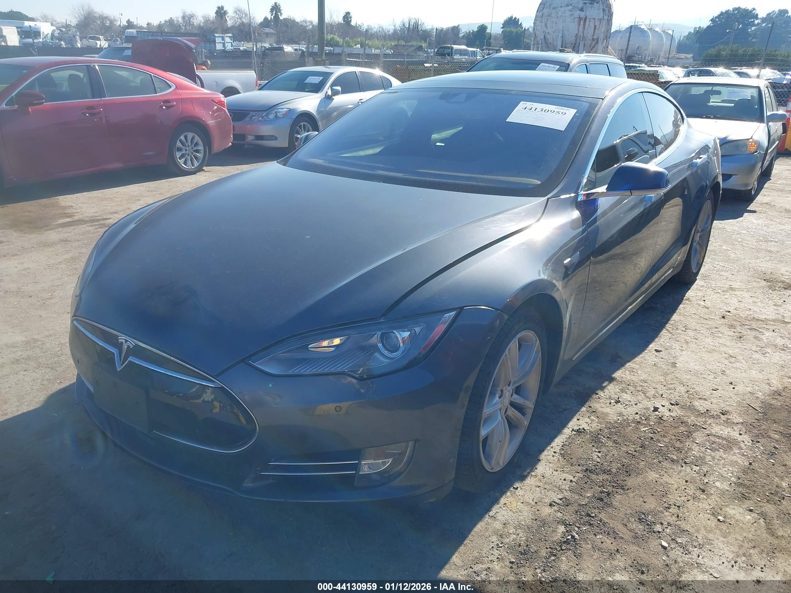 TESLA MODEL image 6