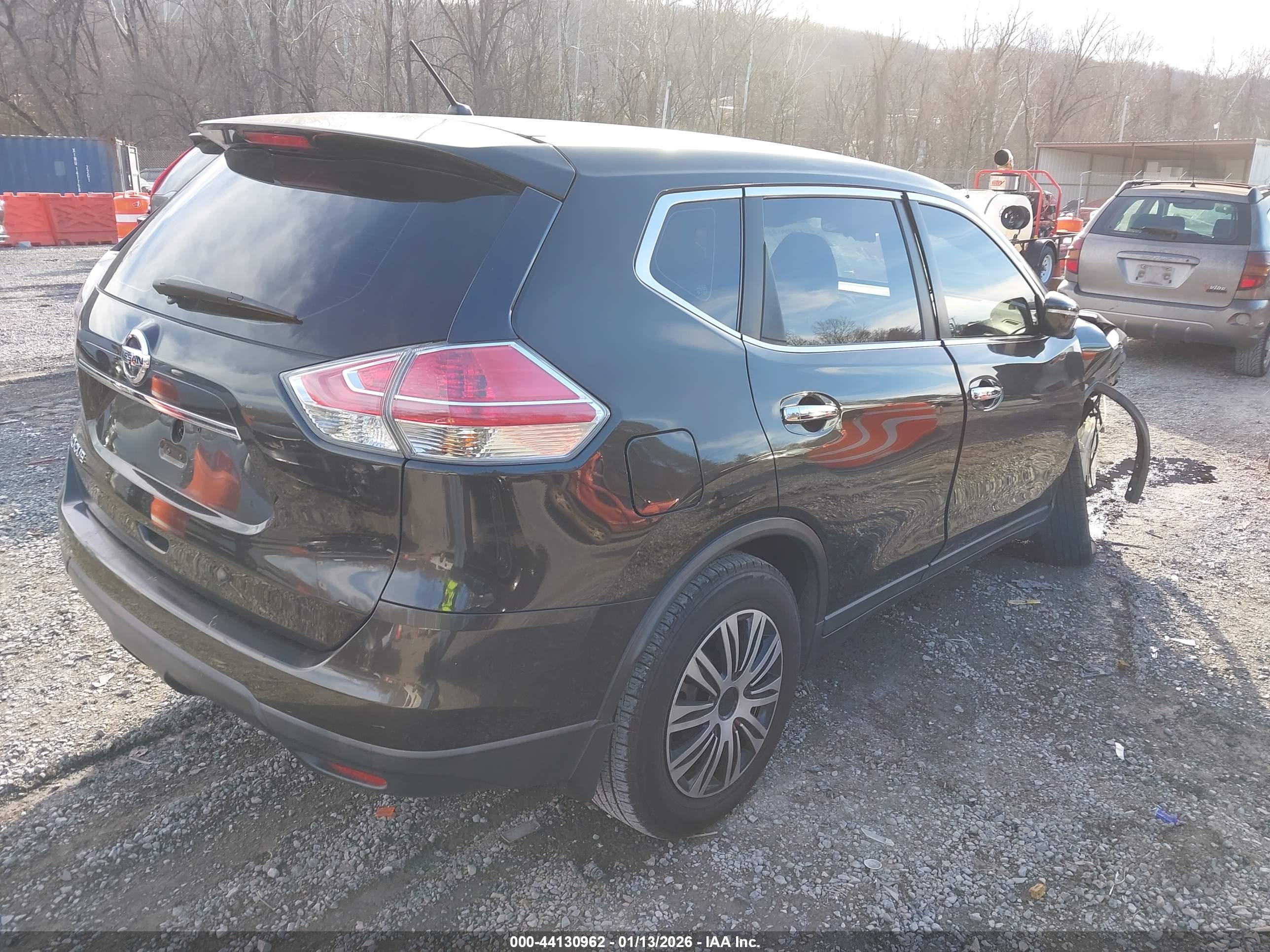 NISSAN ROGUE image 4