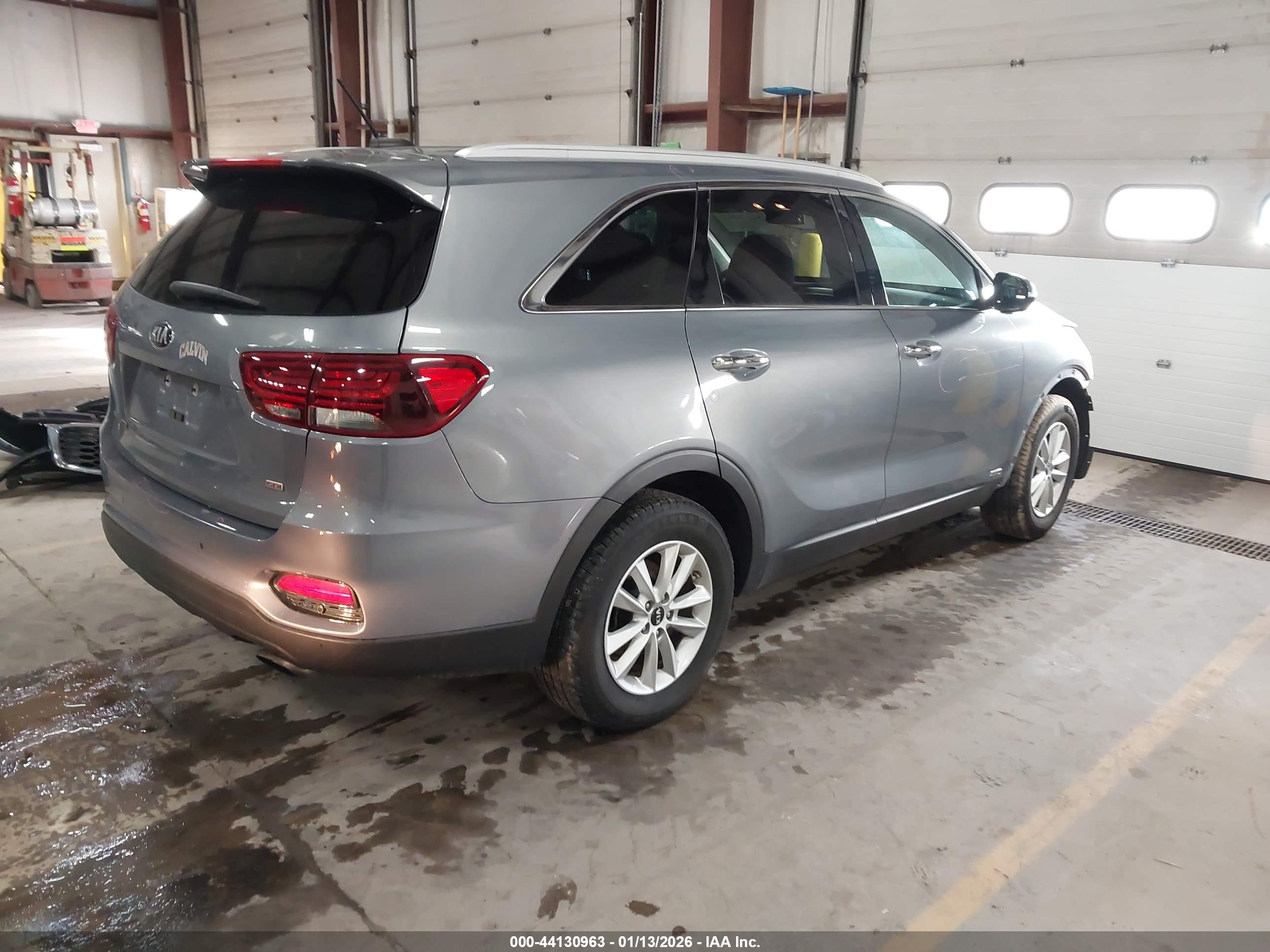 KIA SORENTO image 4