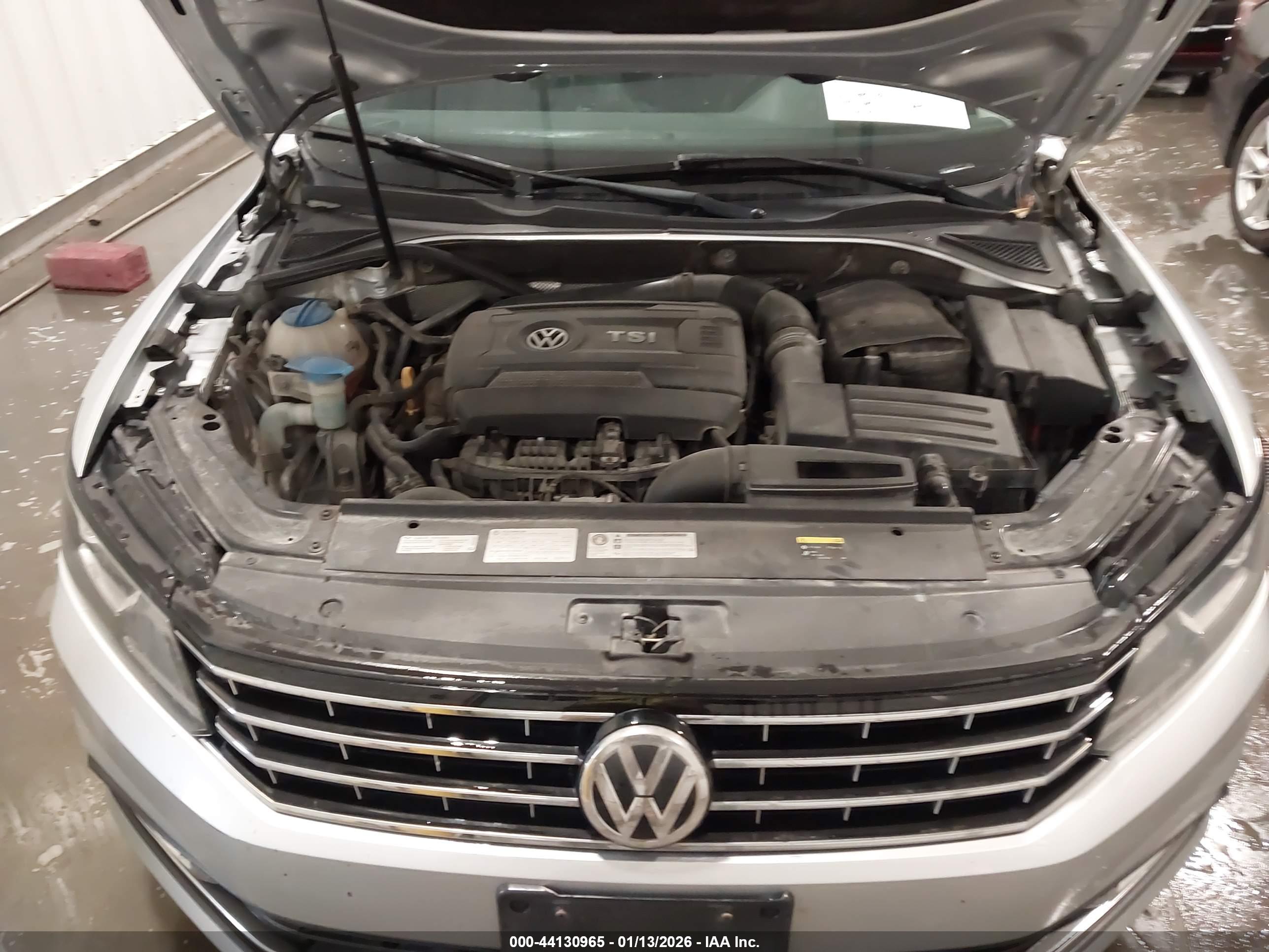 VOLKSWAGEN PASSAT image 10