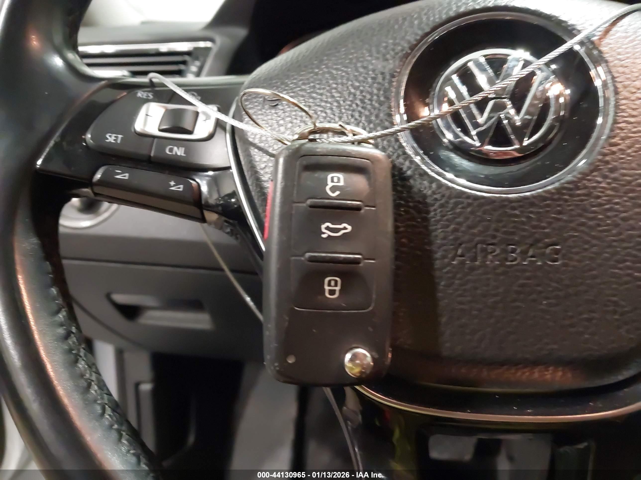 VOLKSWAGEN PASSAT image 11