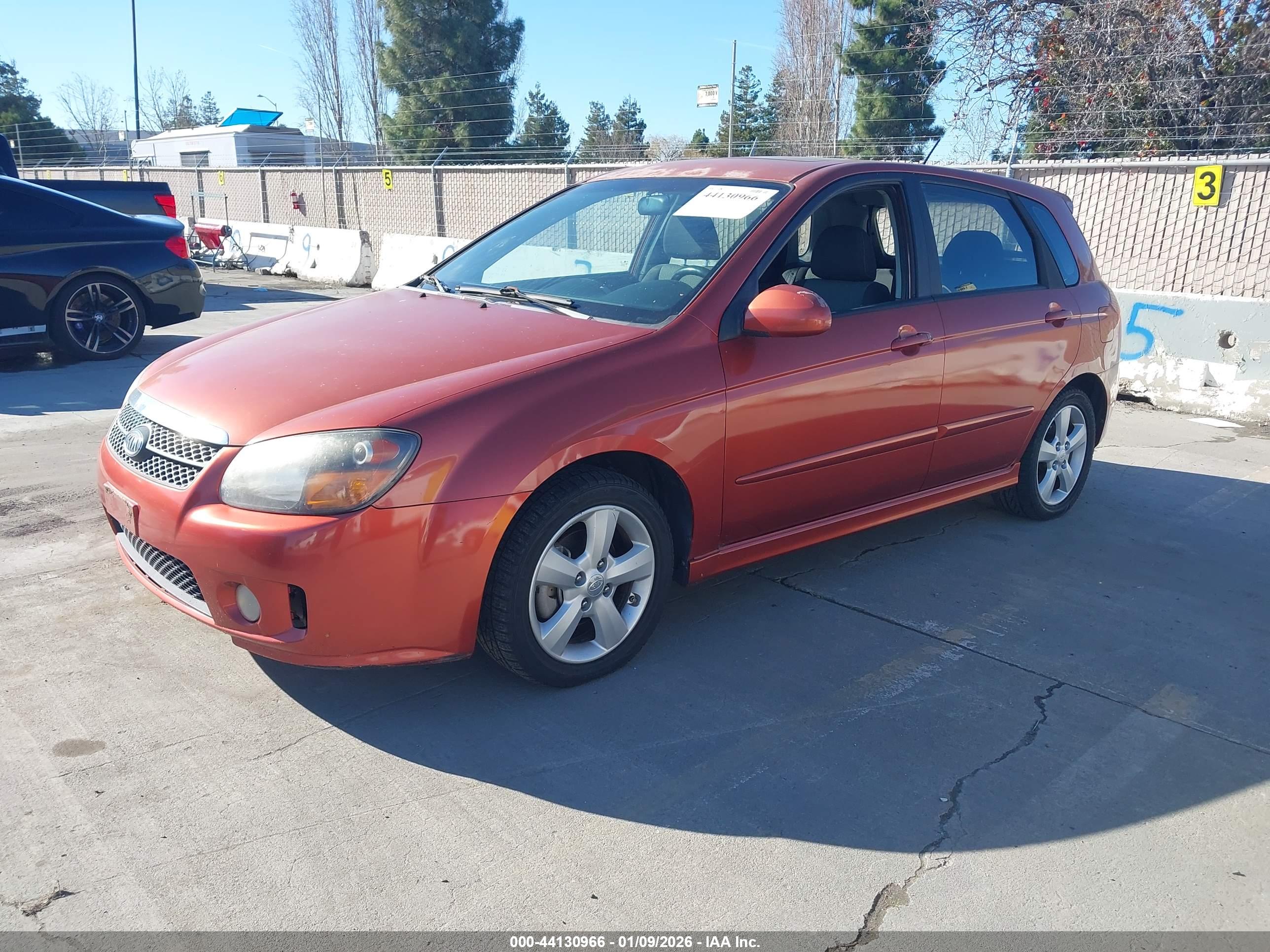 KIA SPECTRA5 image 2