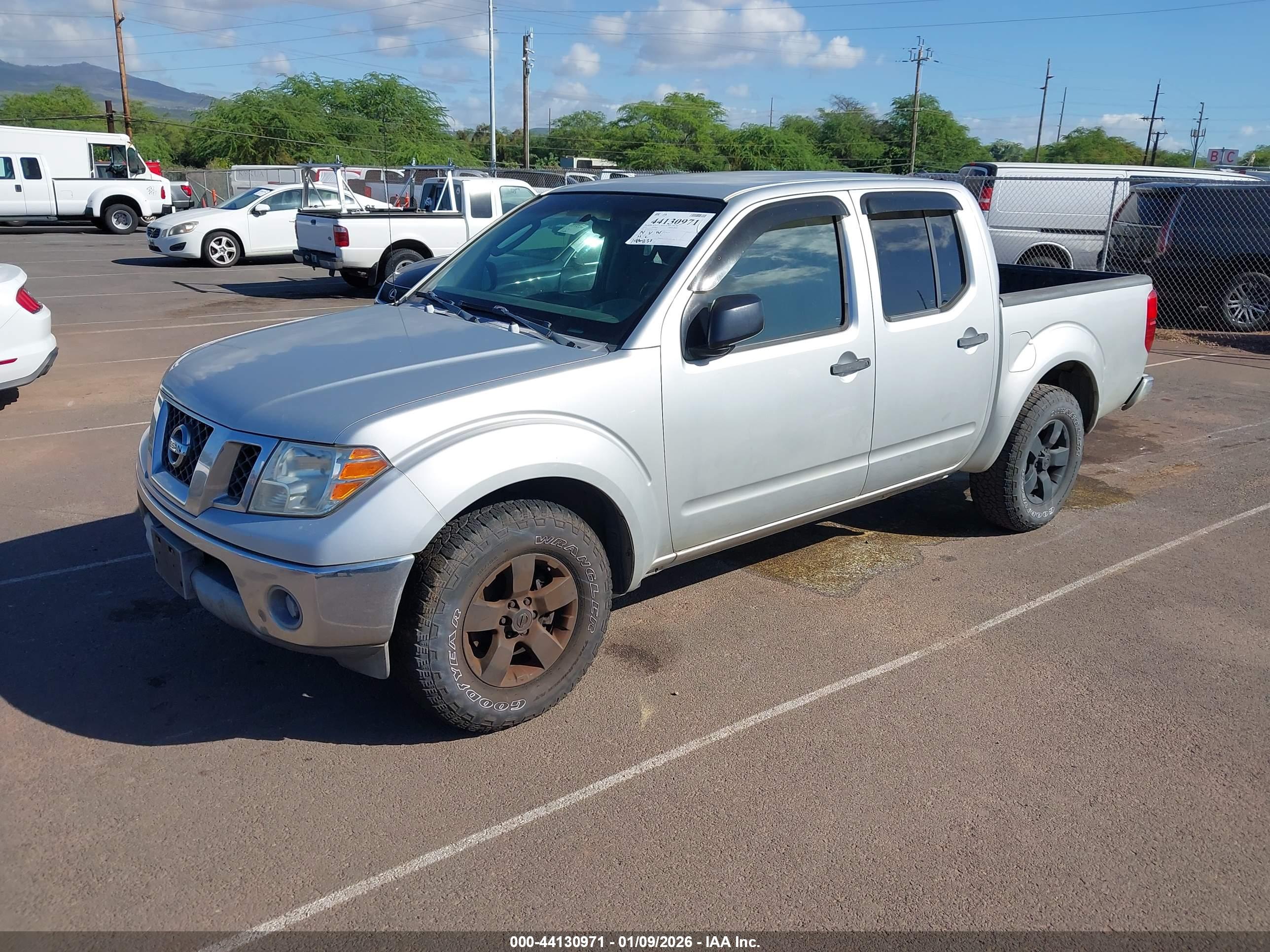 NISSAN FRONTIER image 2