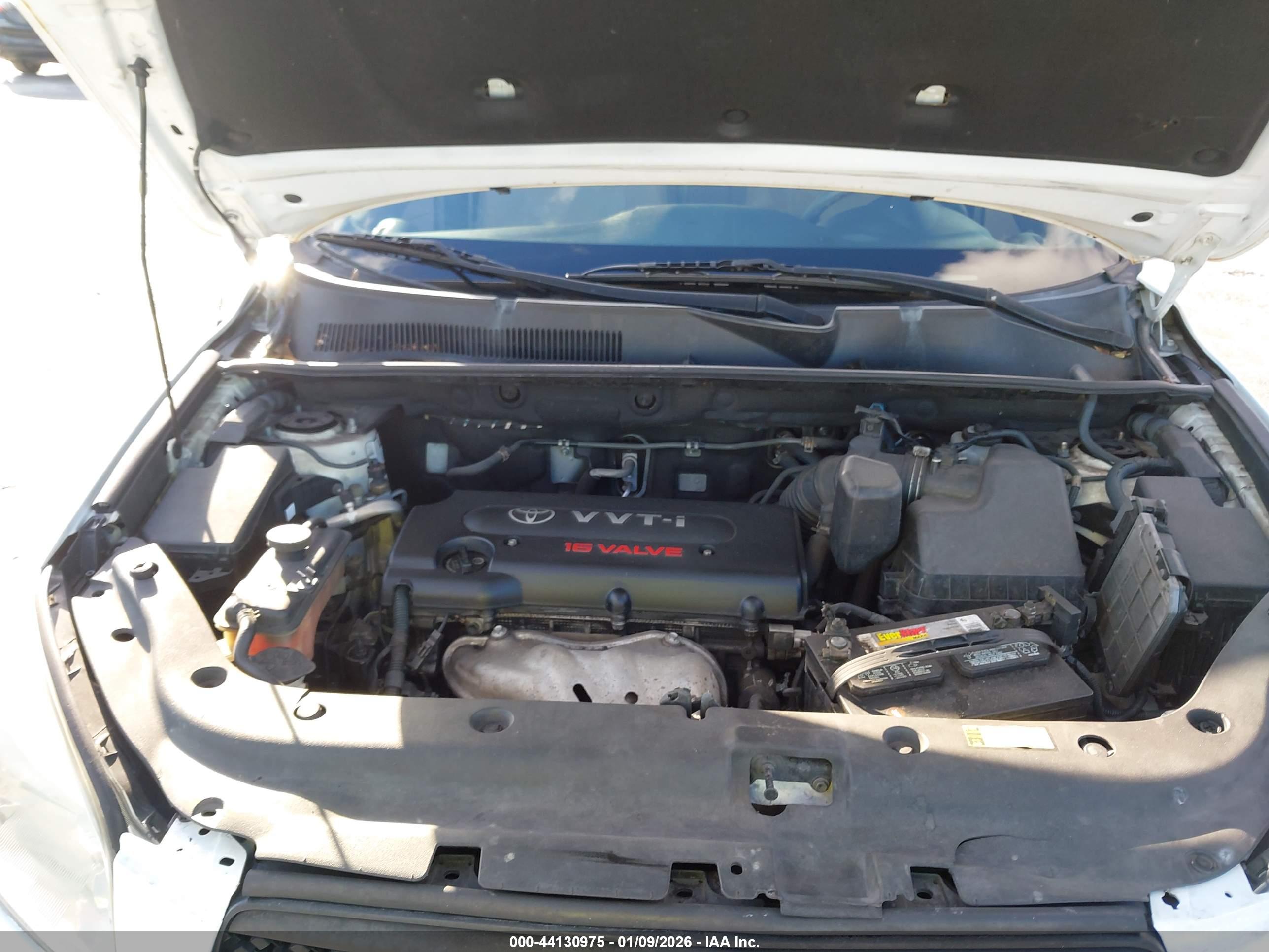 TOYOTA RAV4 image 10