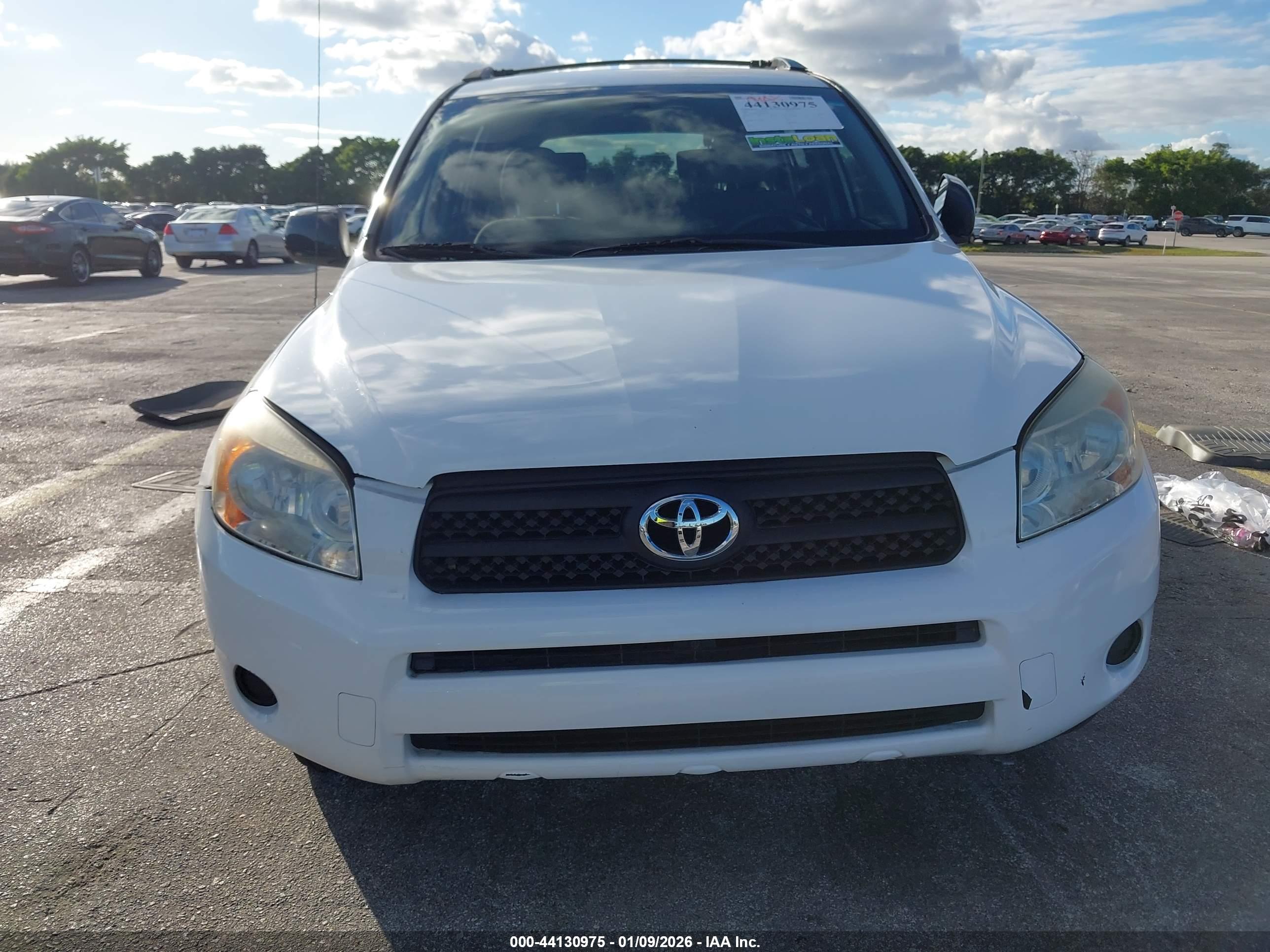 TOYOTA RAV4 image 6