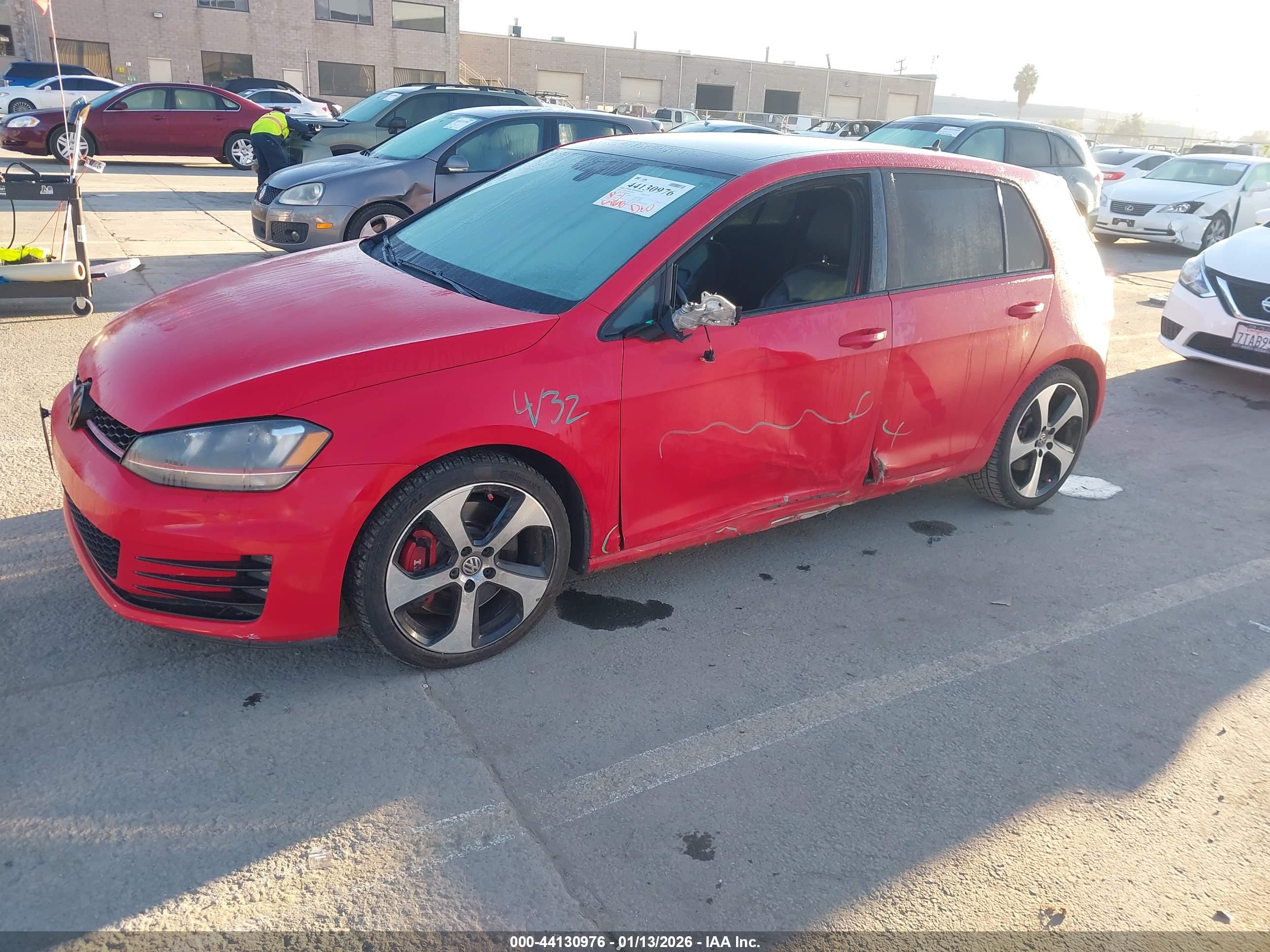 VOLKSWAGEN GOLF image 2