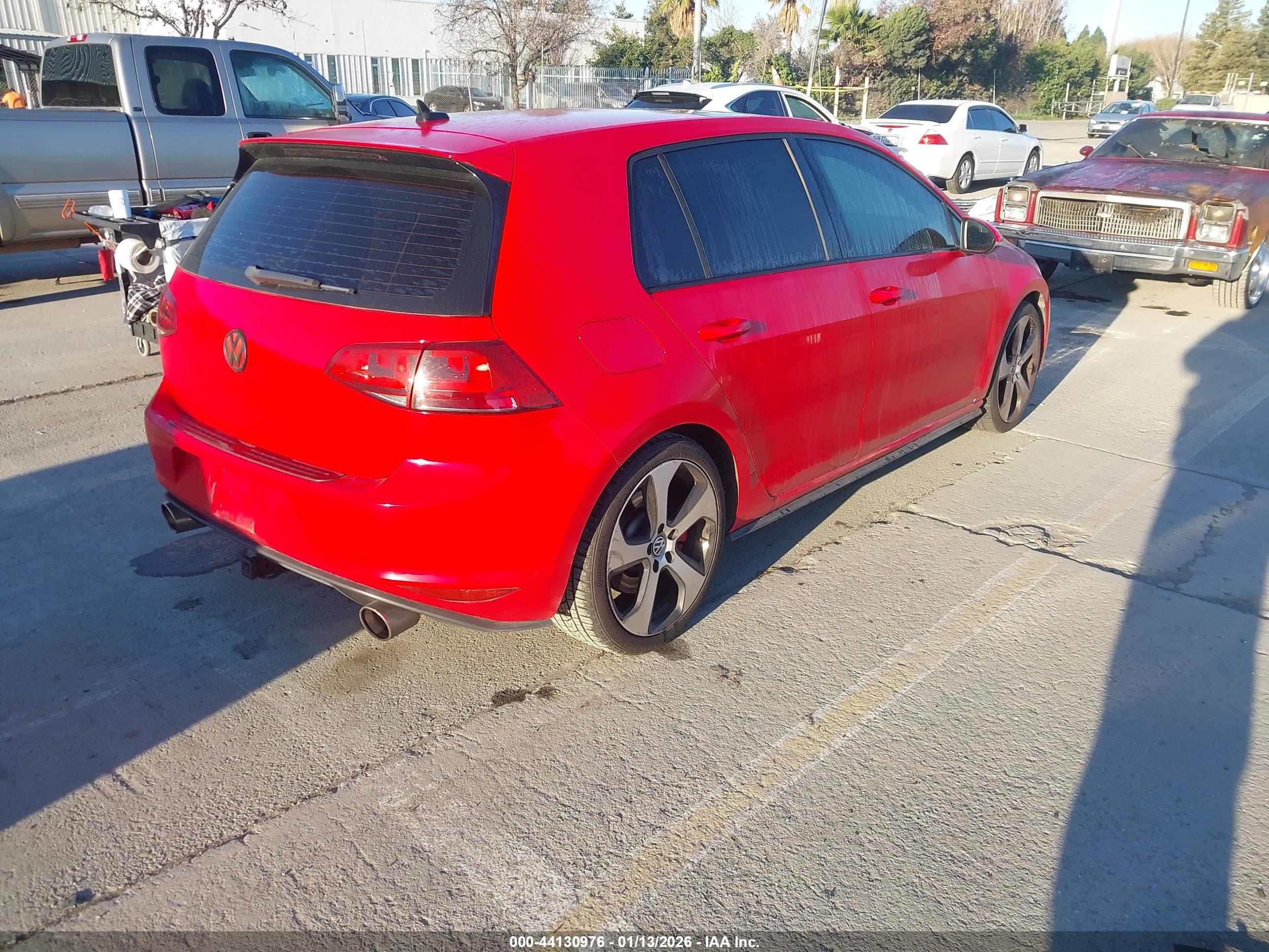 VOLKSWAGEN GOLF image 4