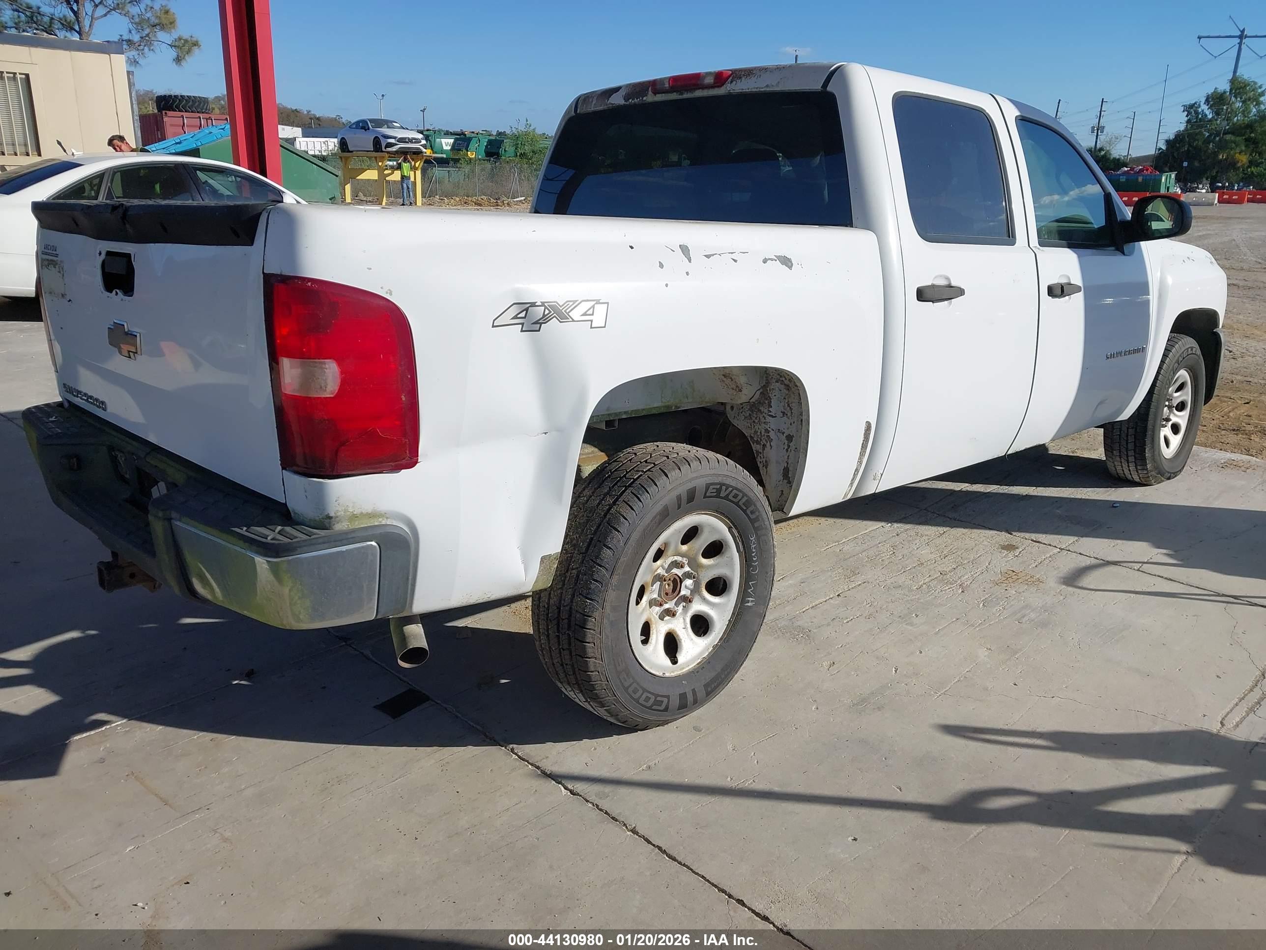 CHEVROLET SILVERADO image 4