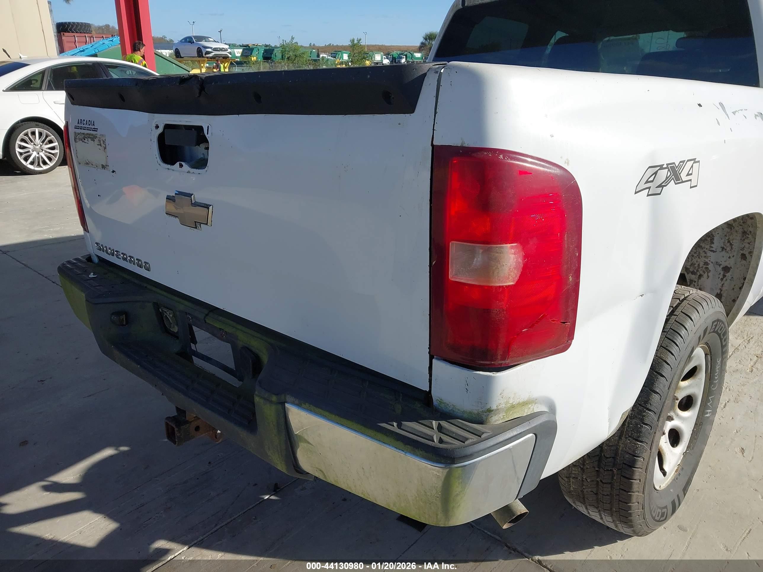 CHEVROLET SILVERADO image 6