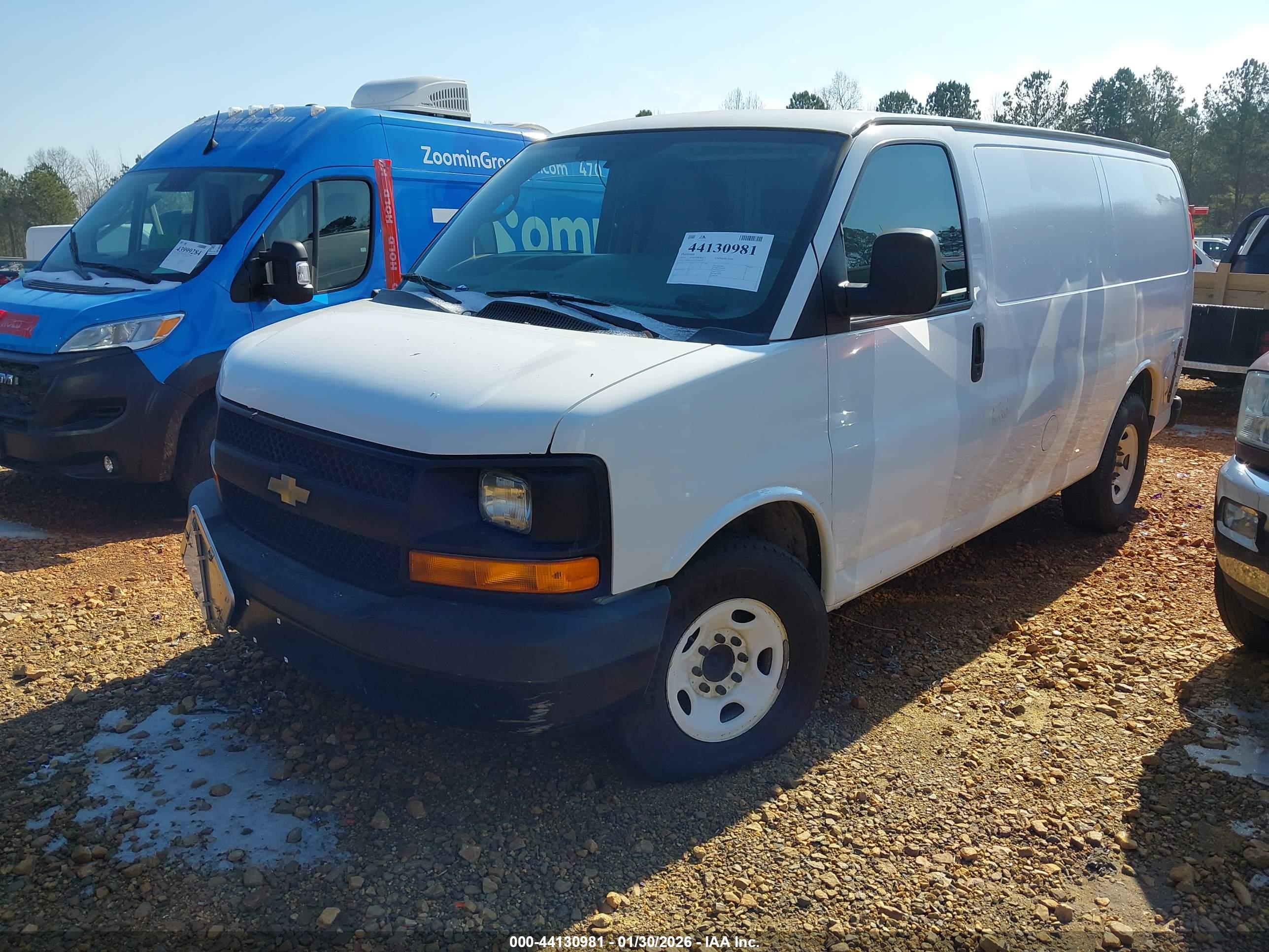 CHEVROLET EXPRESS image 2