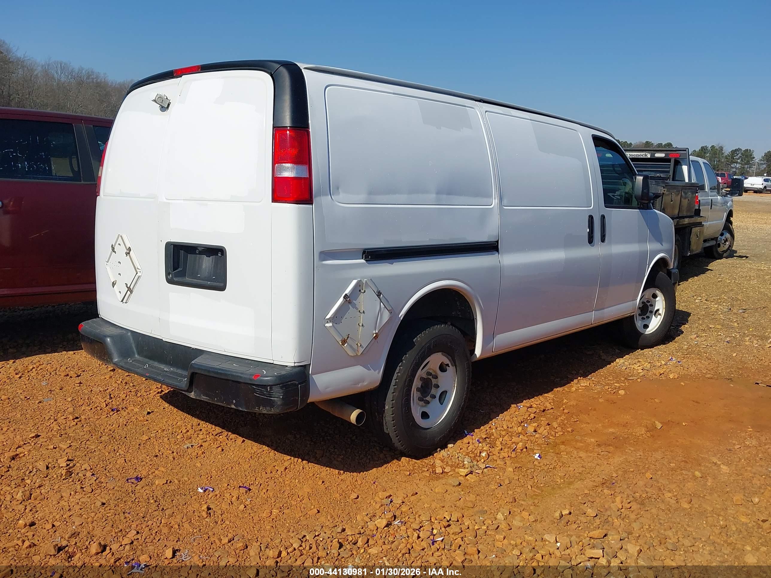 CHEVROLET EXPRESS image 4
