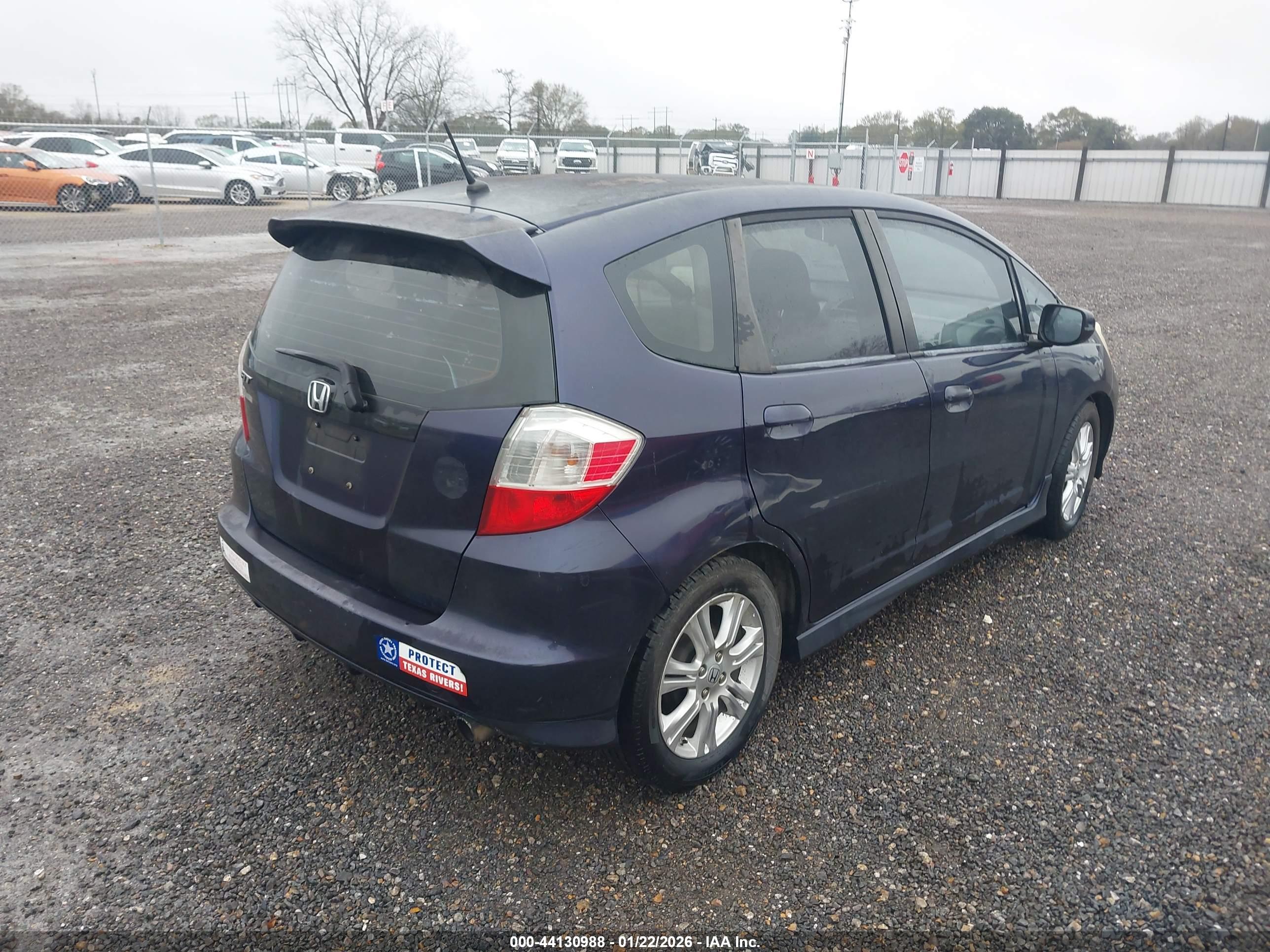 HONDA FIT image 4
